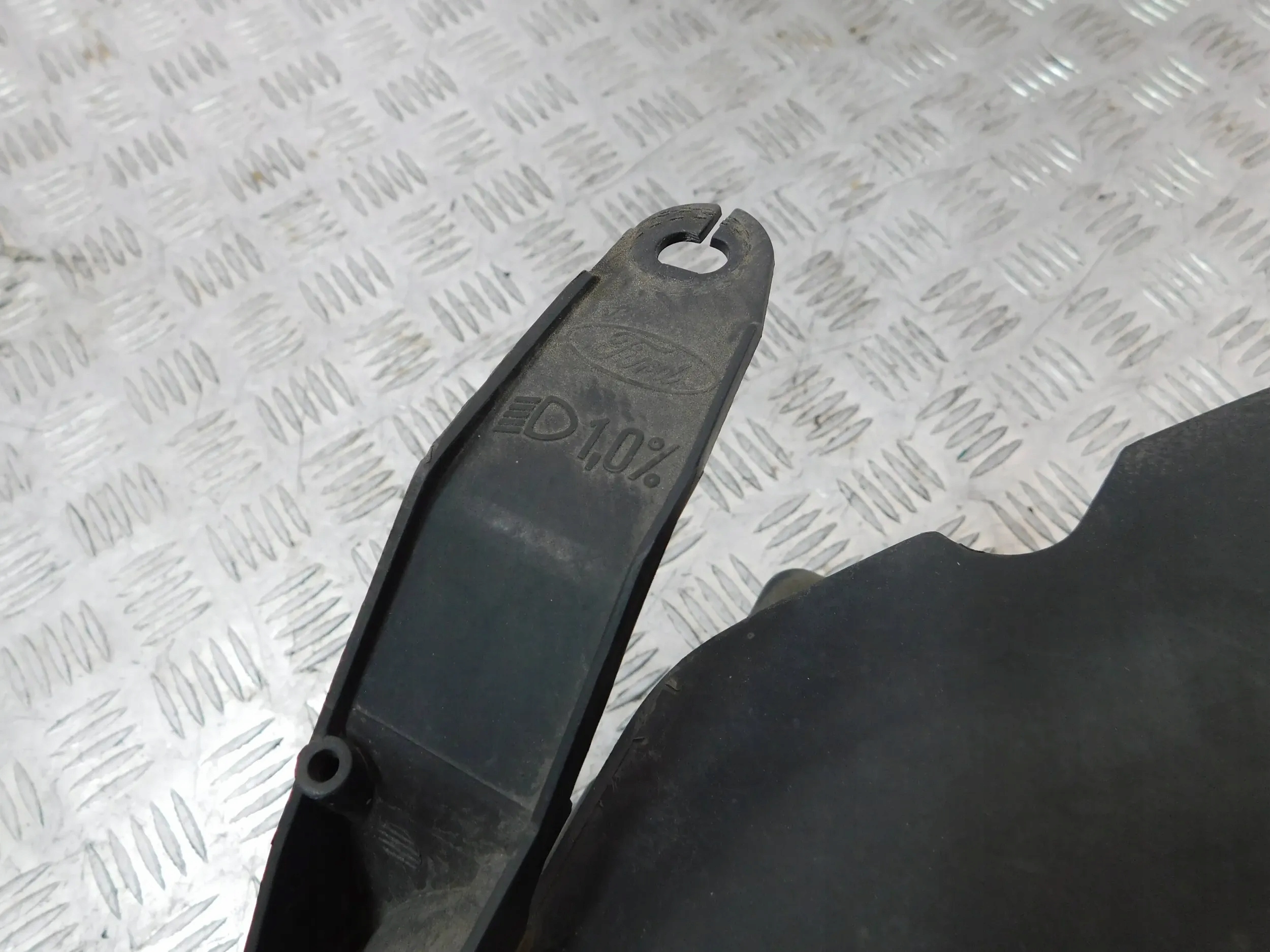 LAVE PREDNE SVETLO FORD FUSION