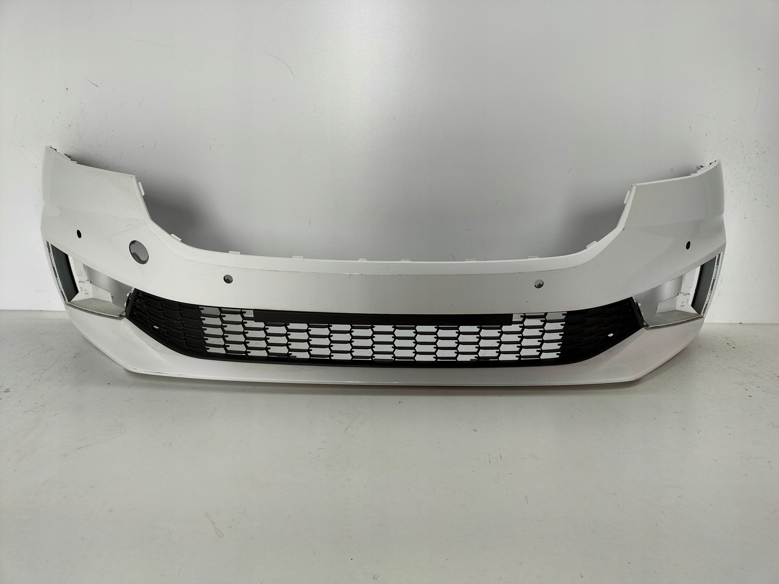 PREDNÝ NÁRAZNÍK SKODA FABIA 4 IV 21-