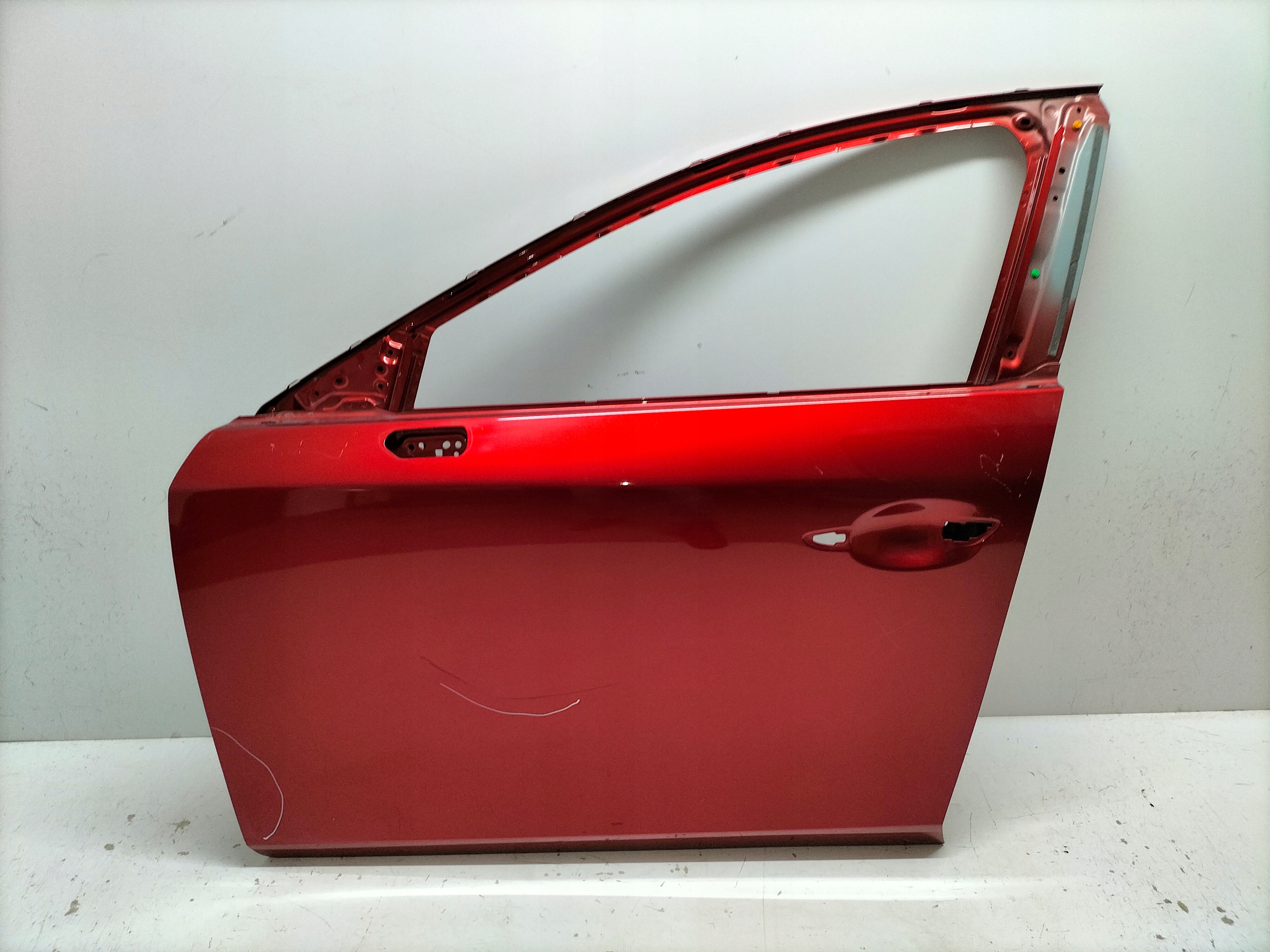 LAVE PREDNE DVERE MAZDA 3 BP 19- SEDAN