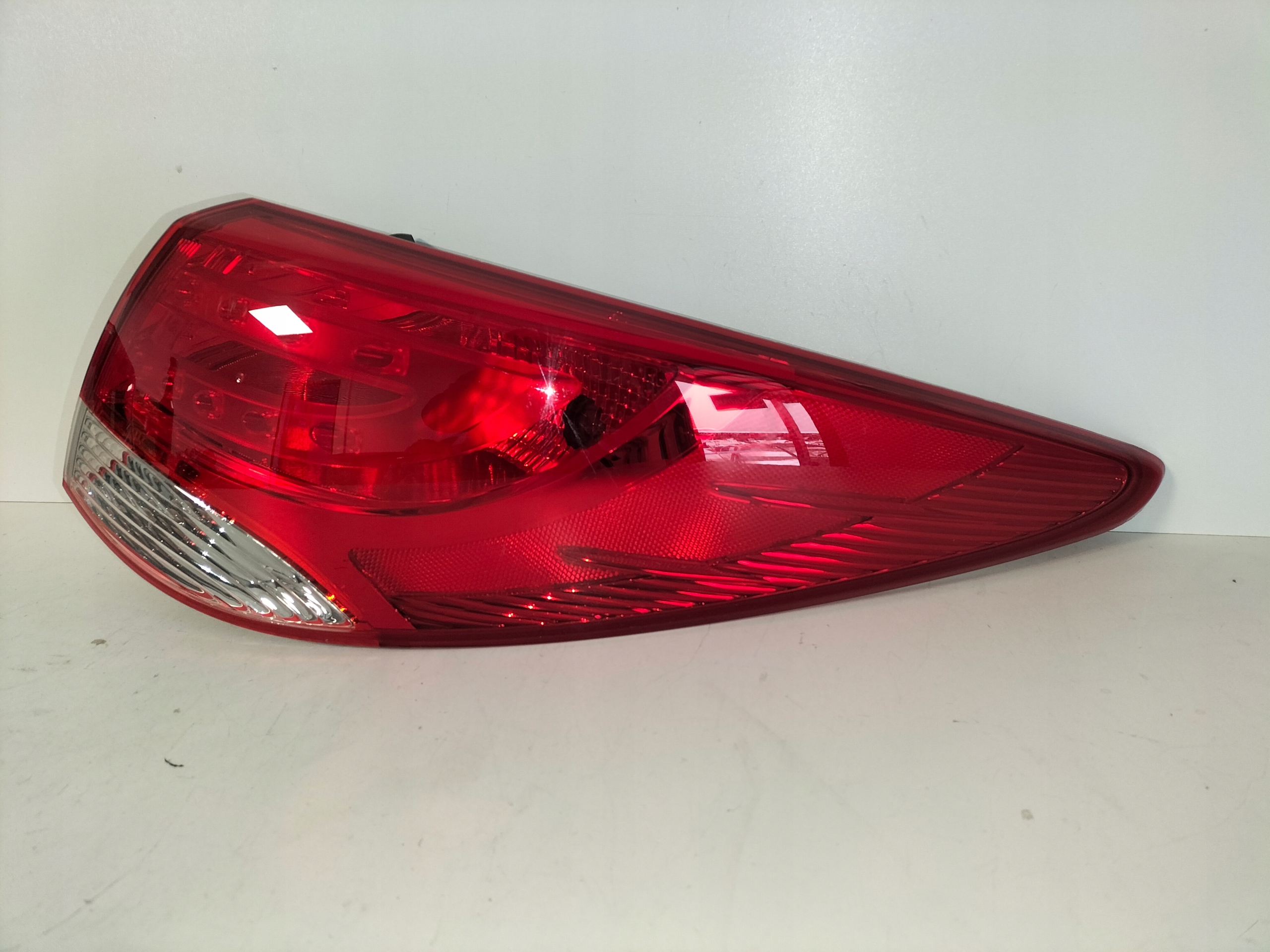 PRAVE ZADNE SVETLO HYUNDAI IX35 09-13