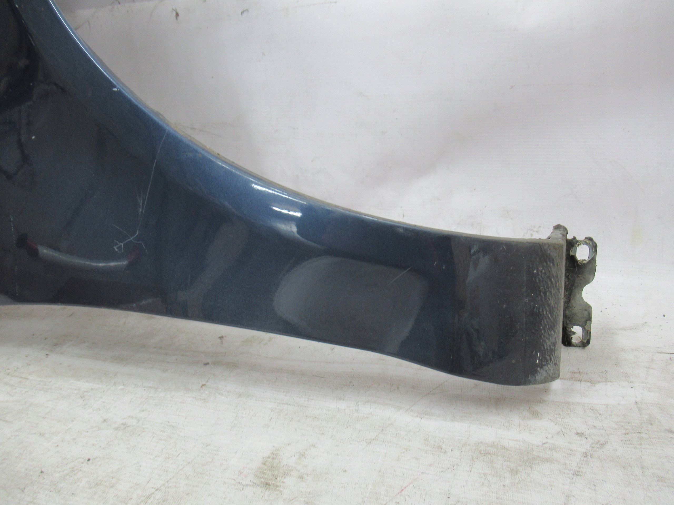 PRAVÝ PREDNÝ BLATNÍK OPEL CORSA D