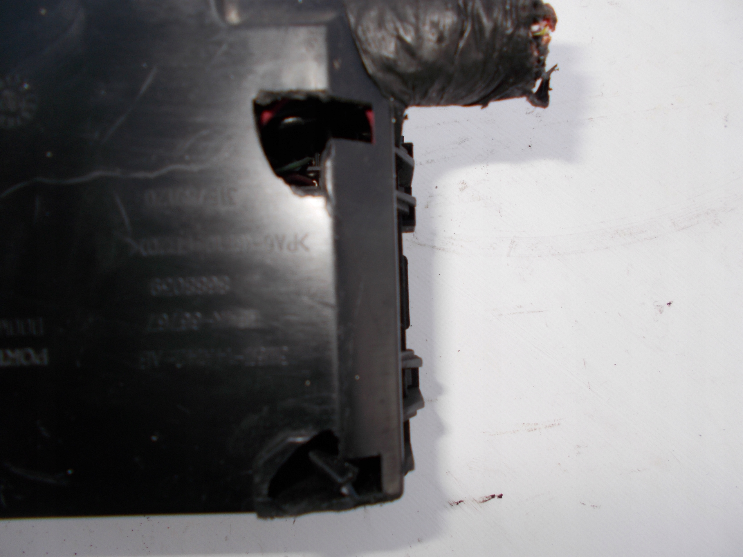 POISTKOVA SKRINKA FORD FOCUS MK2