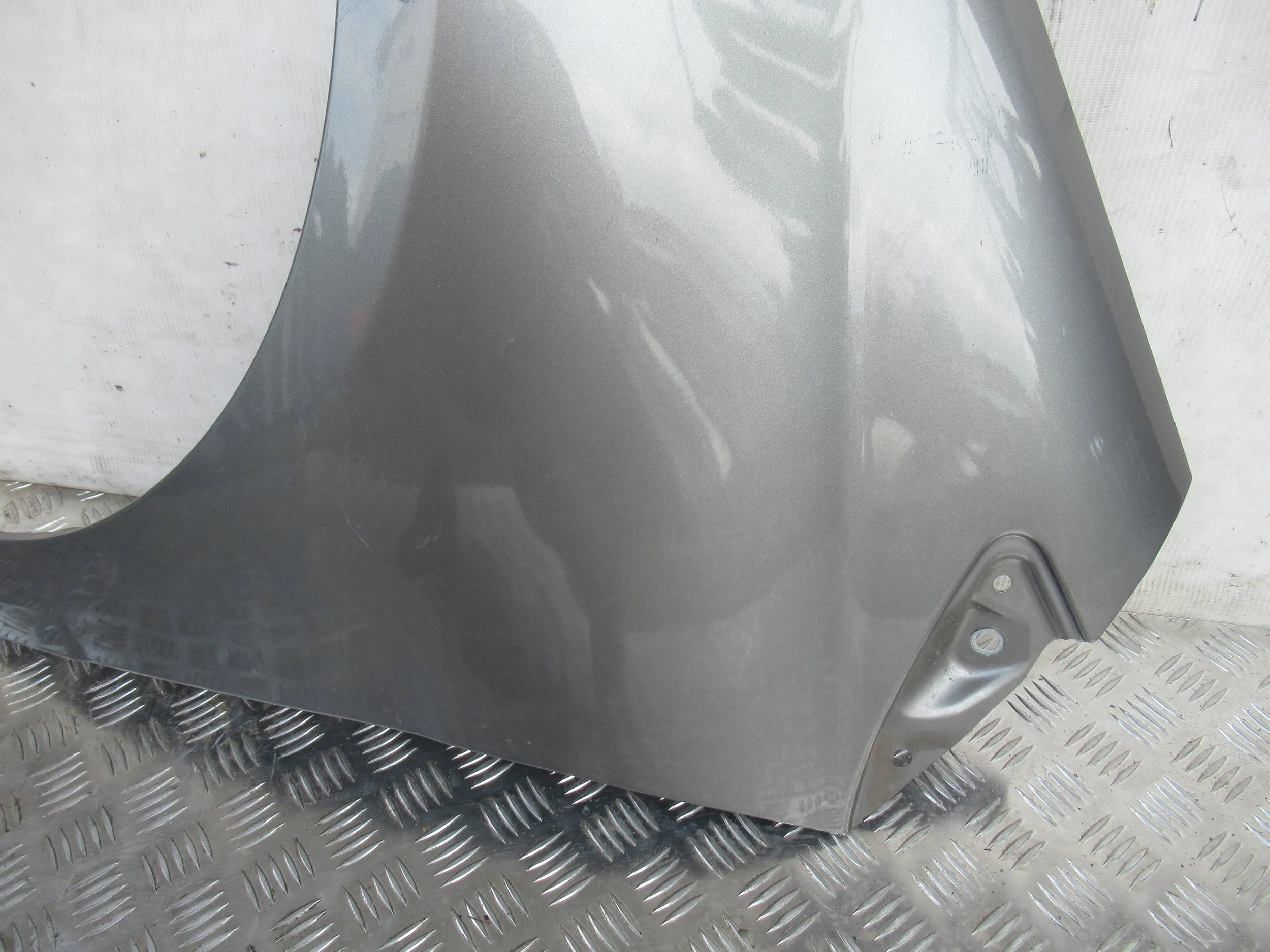 BLATNIK PREDNÝ LAVY MERCEDES A KLASA W169