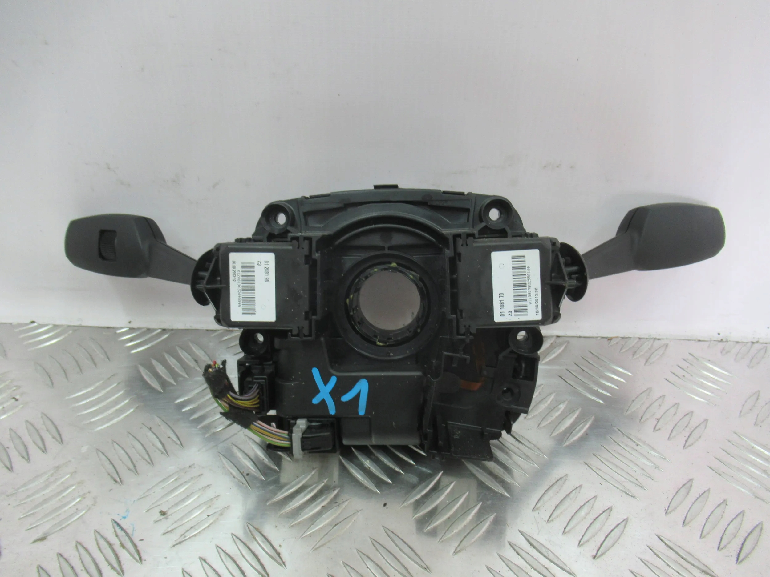 PÁČKY POD VOLANT PÁČKY POD VOLANT BMW X1 E84