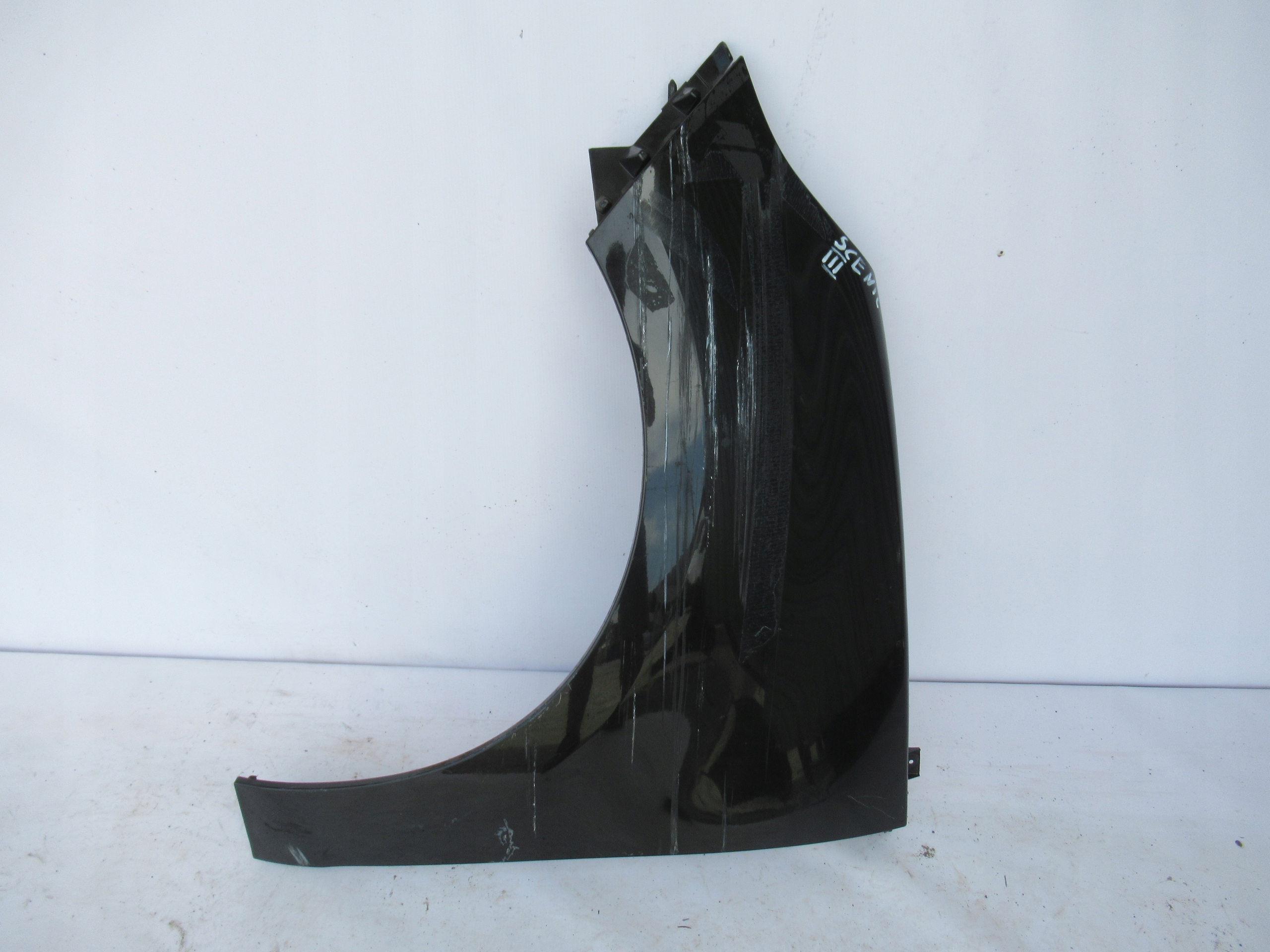 ĽAVÝ PREDNÝ BLATNÍK SCENIC III 3 08-