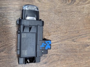 AUDI A4 B8 A5 8T SPINACIA SKRINKA KĽUČ 8K0909131D AUDI A4 B8 A5 8T SPINACIA SKRINKA KĽUČ 8K0909131D