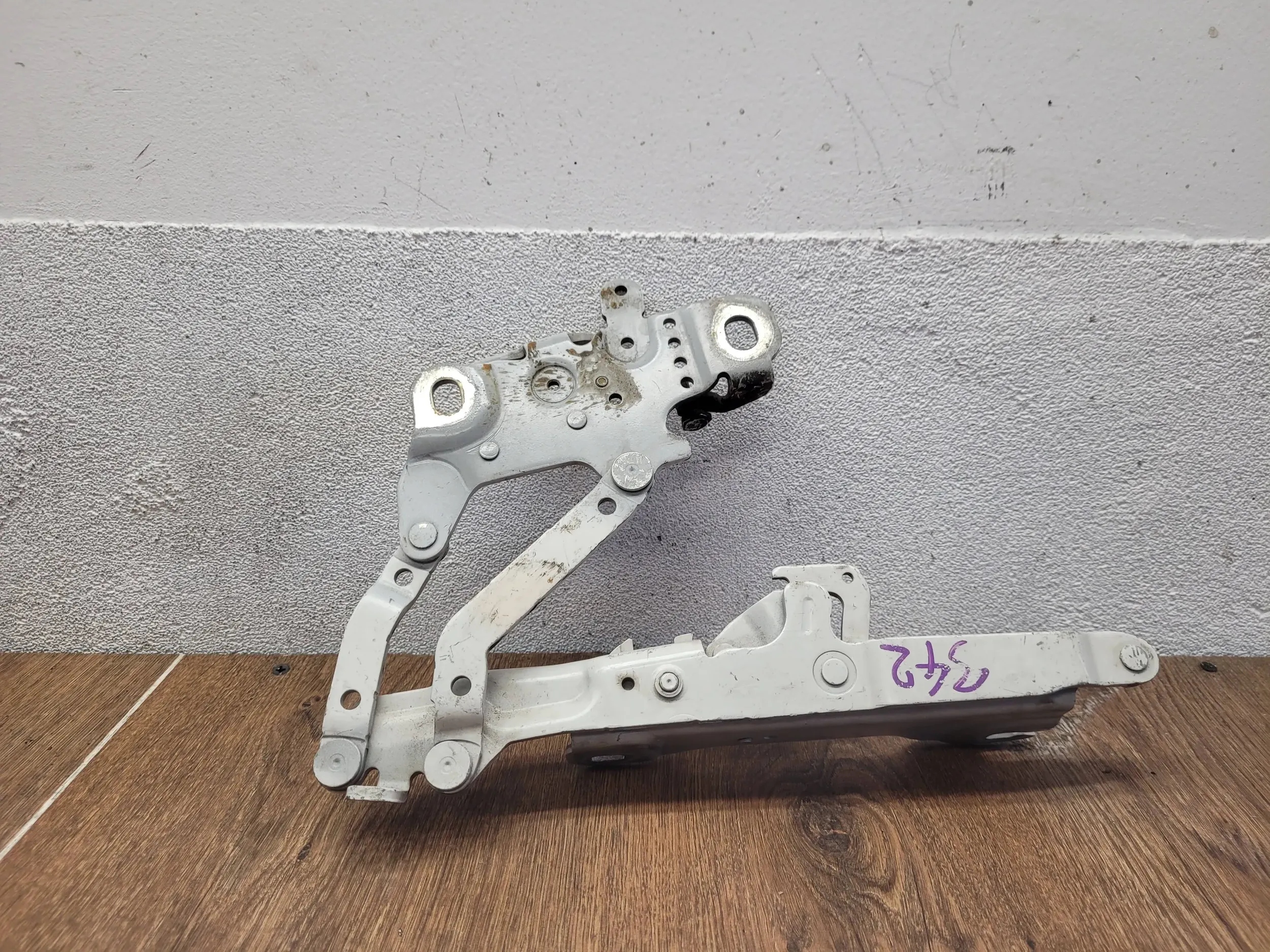 BMW 1 F20 F21 13989610 LAVY PANT PREDNEJ KAPOTY