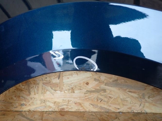 SKODA KAROQ 57A PRAVY PREDNY BLATNIK