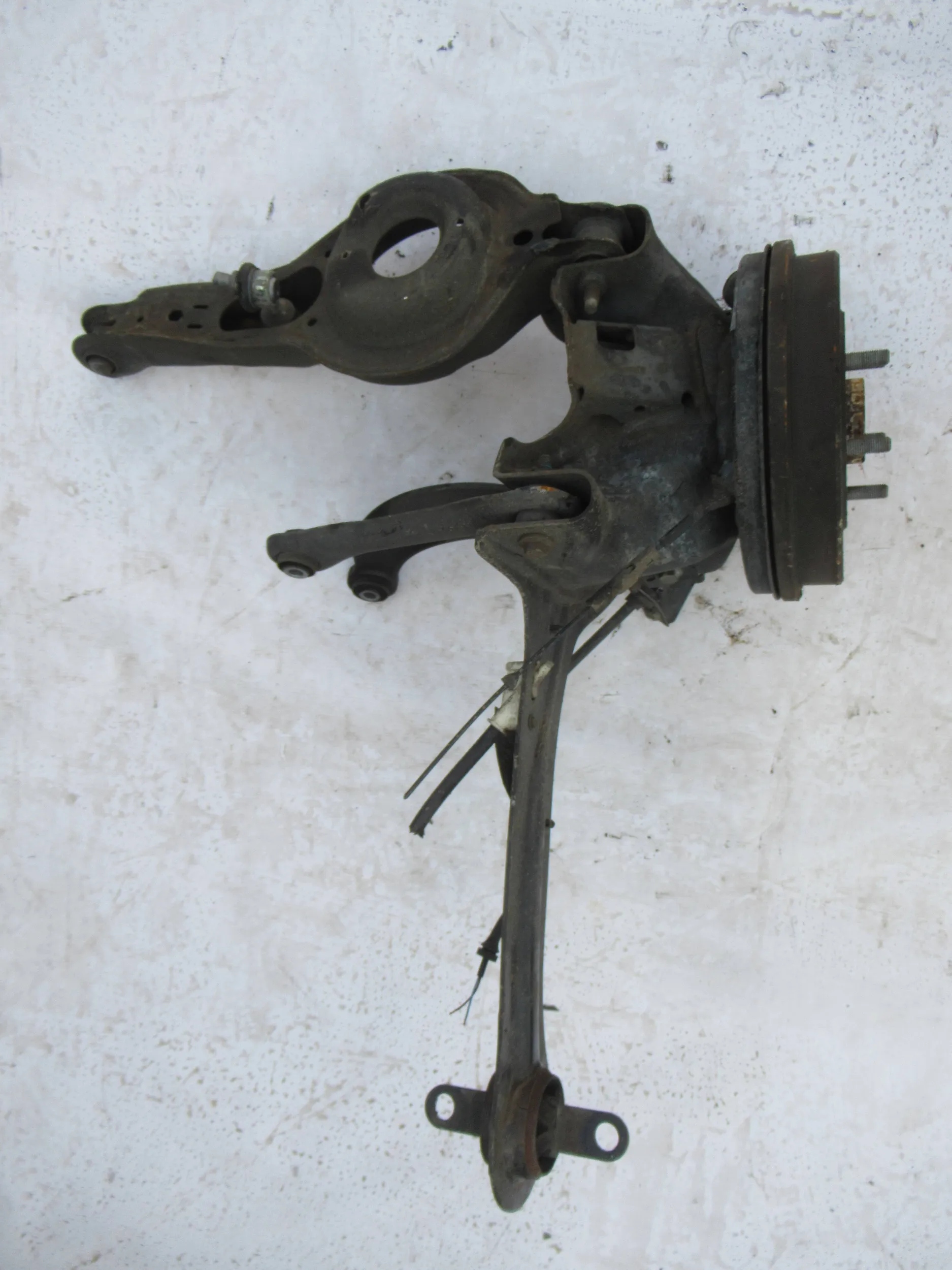 PRAVÝ ZADNÝ OTOČ RAMENO FORD FOCUS MK3