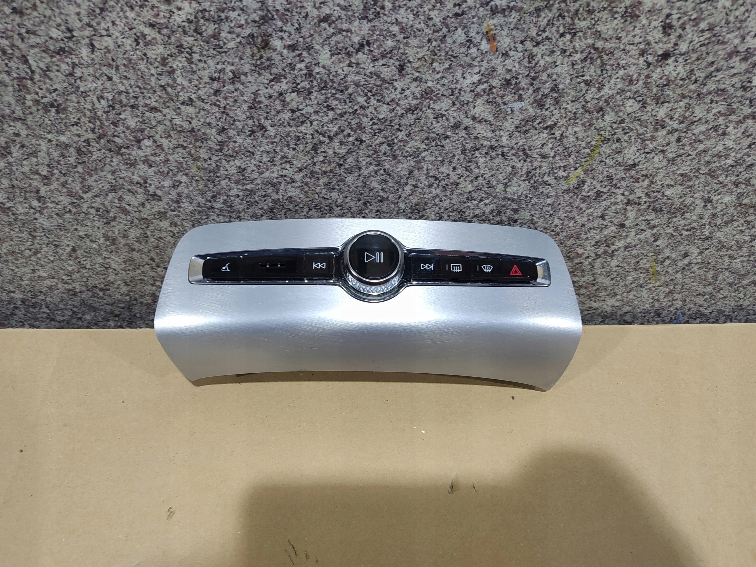 VOLVO XC90 2 II OVLADACI AUTORADIO P31346790