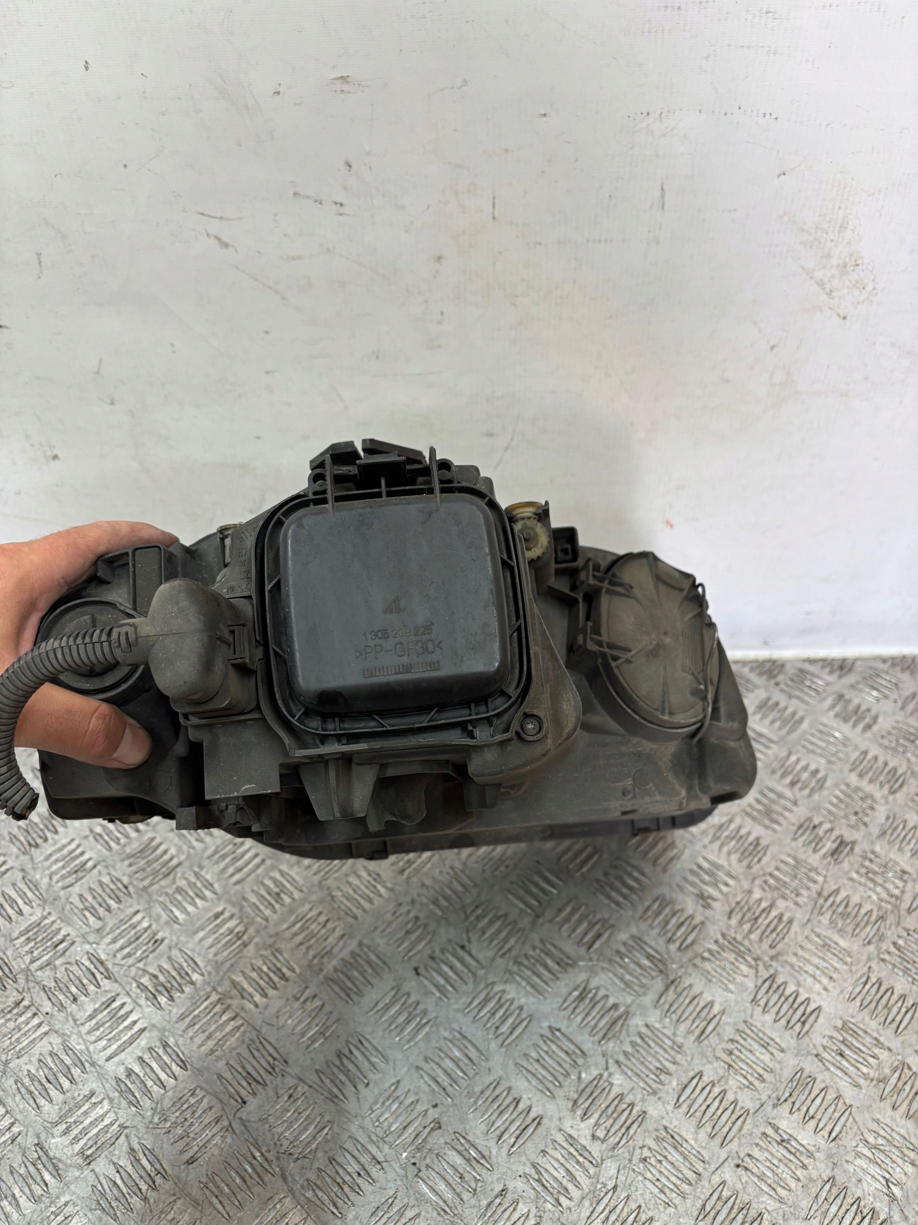 LAVE PREDNE SVETLO AUDI A3 8P0 LIFT 05-