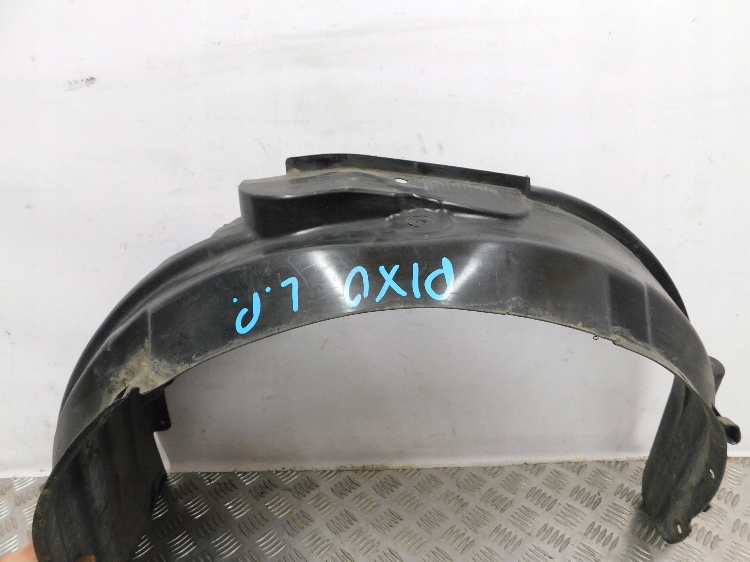 ĽAVÝ PREDNÝ PODBLATNÍK NISSAN PIXO