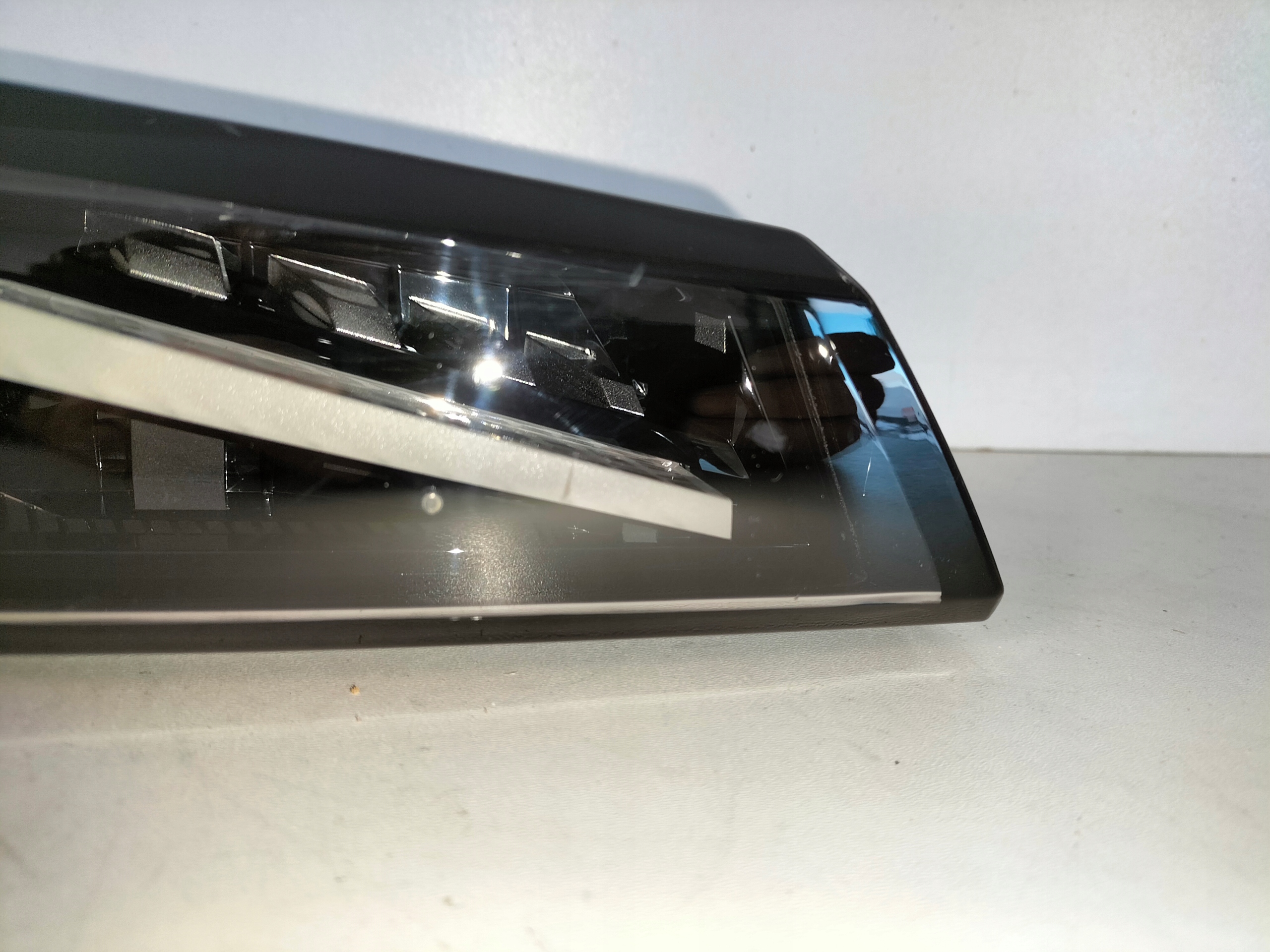 LAVE ZADNE SVETLO PEUGEOT 308 III T10 21- GT