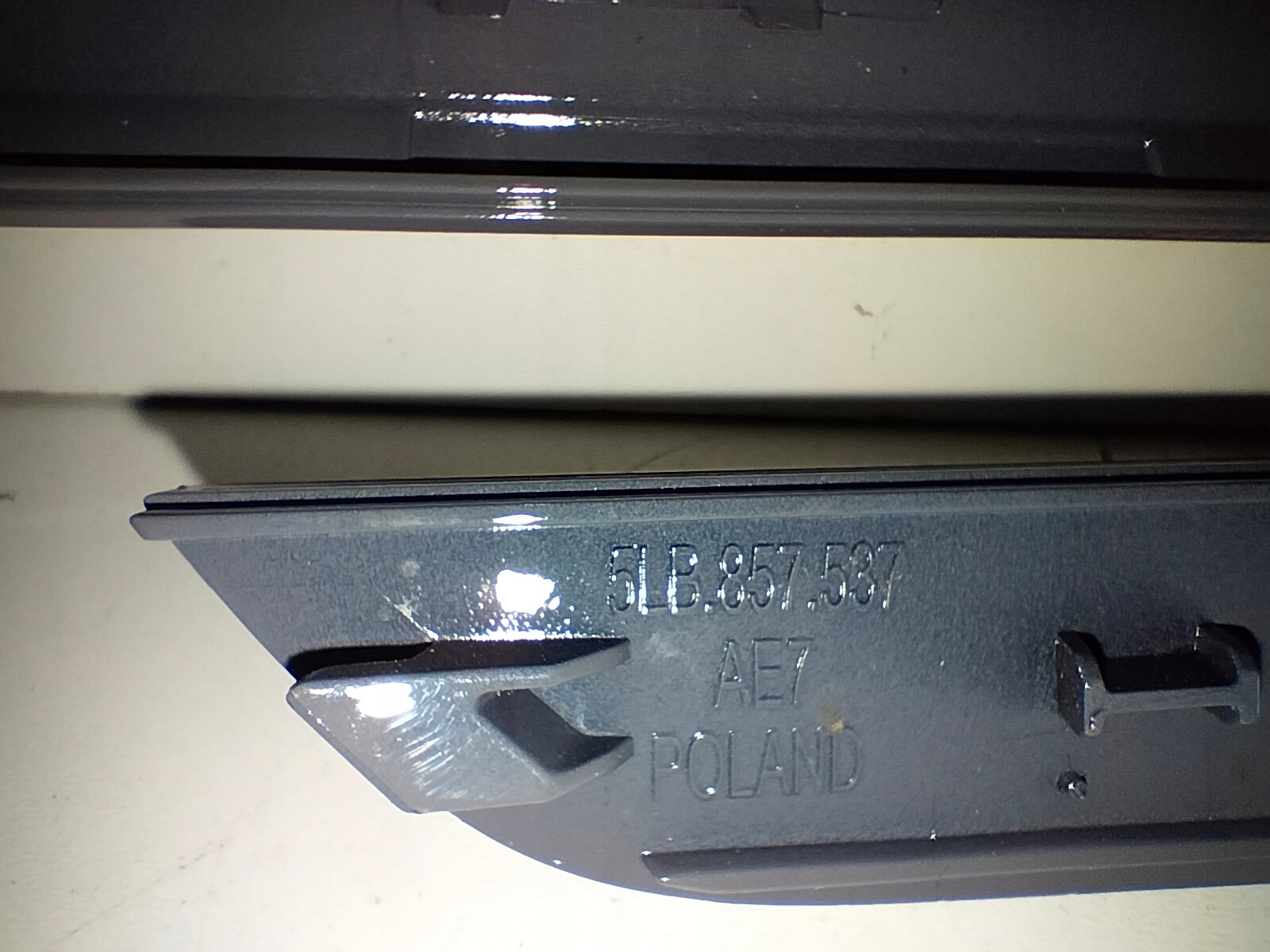 OBAL KRYT ĽAVÉHO ZRKADLA SKODA ENYAQ 21-