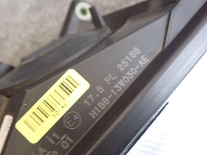 FORD FIESTA MK8 VIII 17- LAVE PREDNE SVETLO
