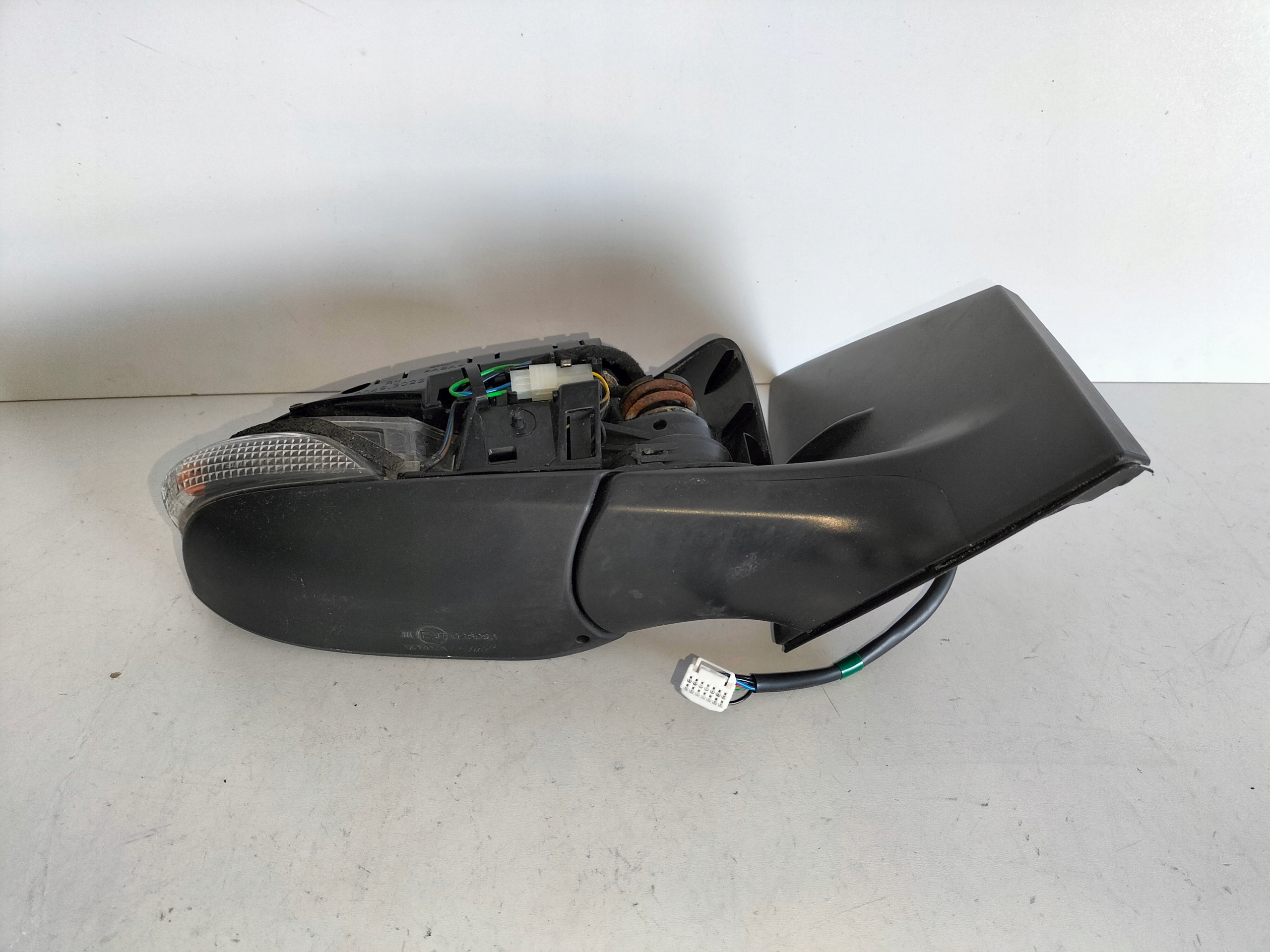 PRAVE ZRKADLO ELEKTRICKÉ TOYOTA AURIS II 13-