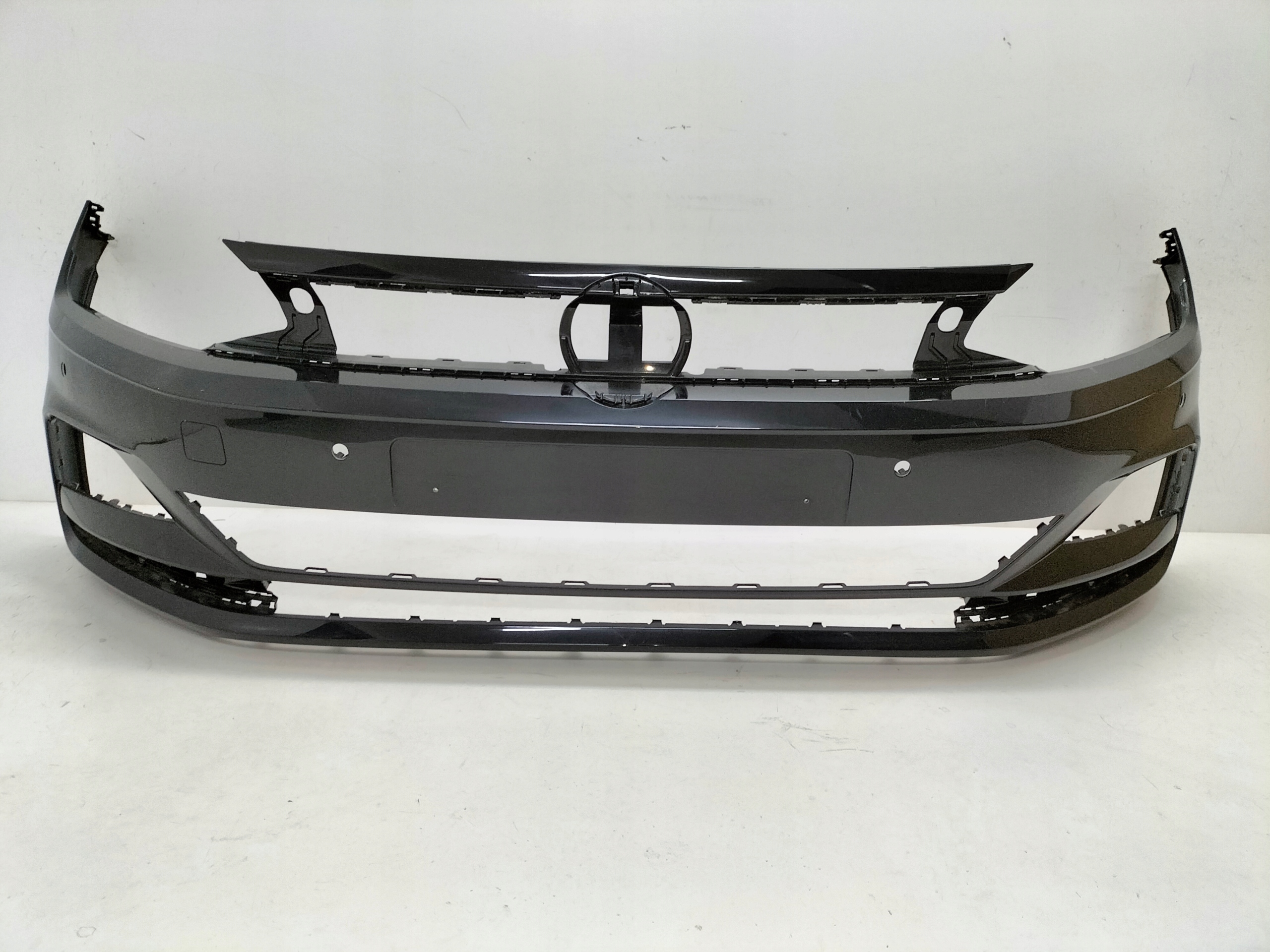 PREDNÝ NÁRAZNÍK VW POLO VI 2G0 17-