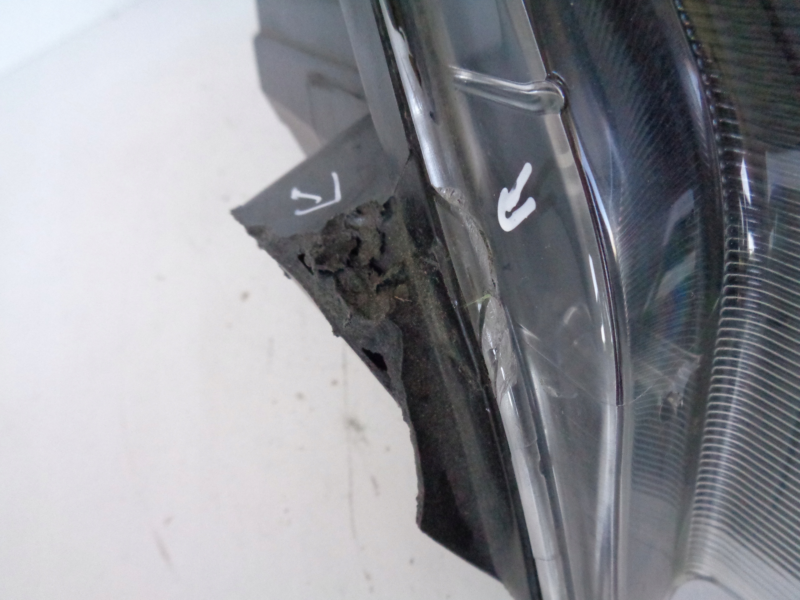 LAVE PREDNE SVETLO SKODA SUPERB III 3V 3V0 15- XENON LED