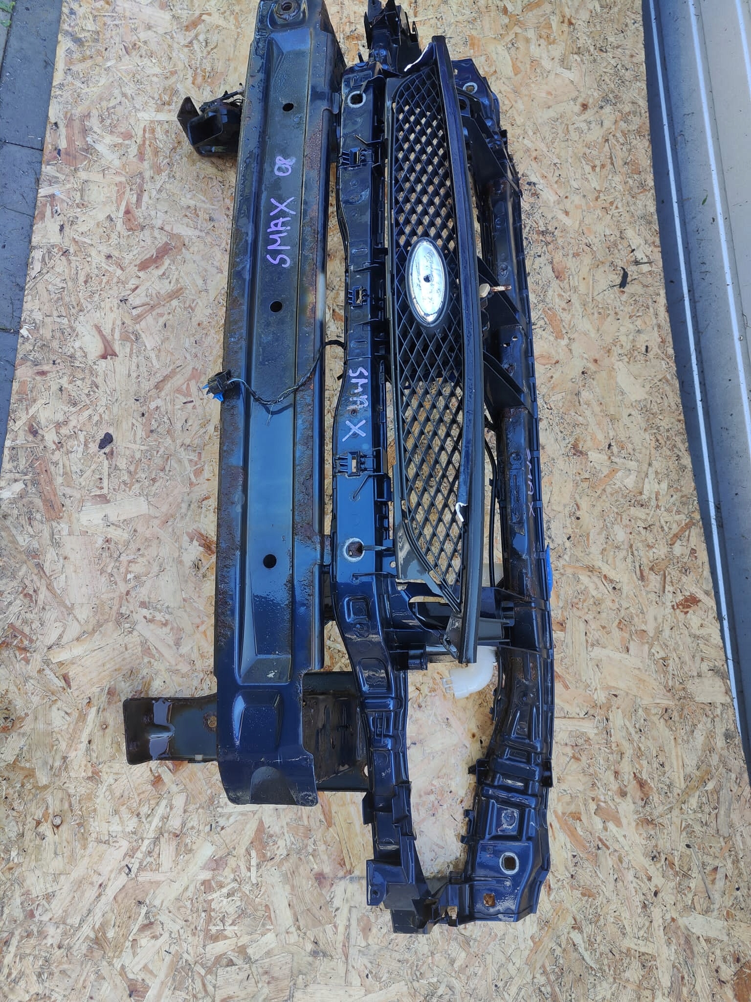 Ford s max mk1 PREDNÉ ČELO VÝSTUHA