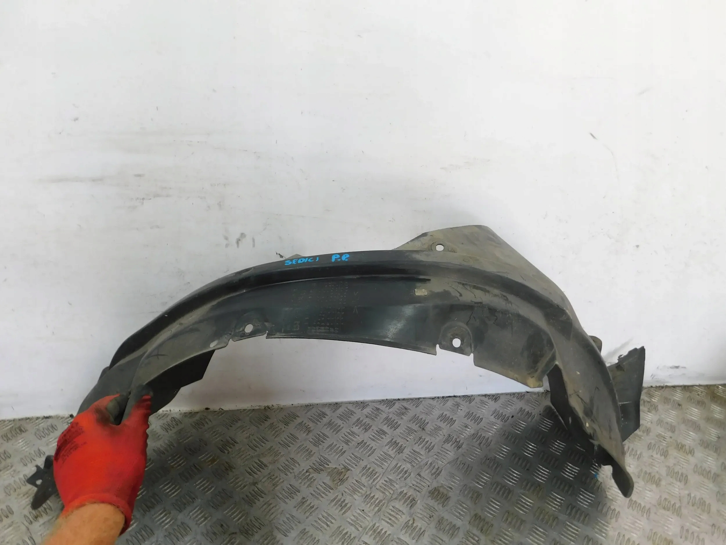PRAVY PREDNY PODBLATNIK FIAT SEDICI