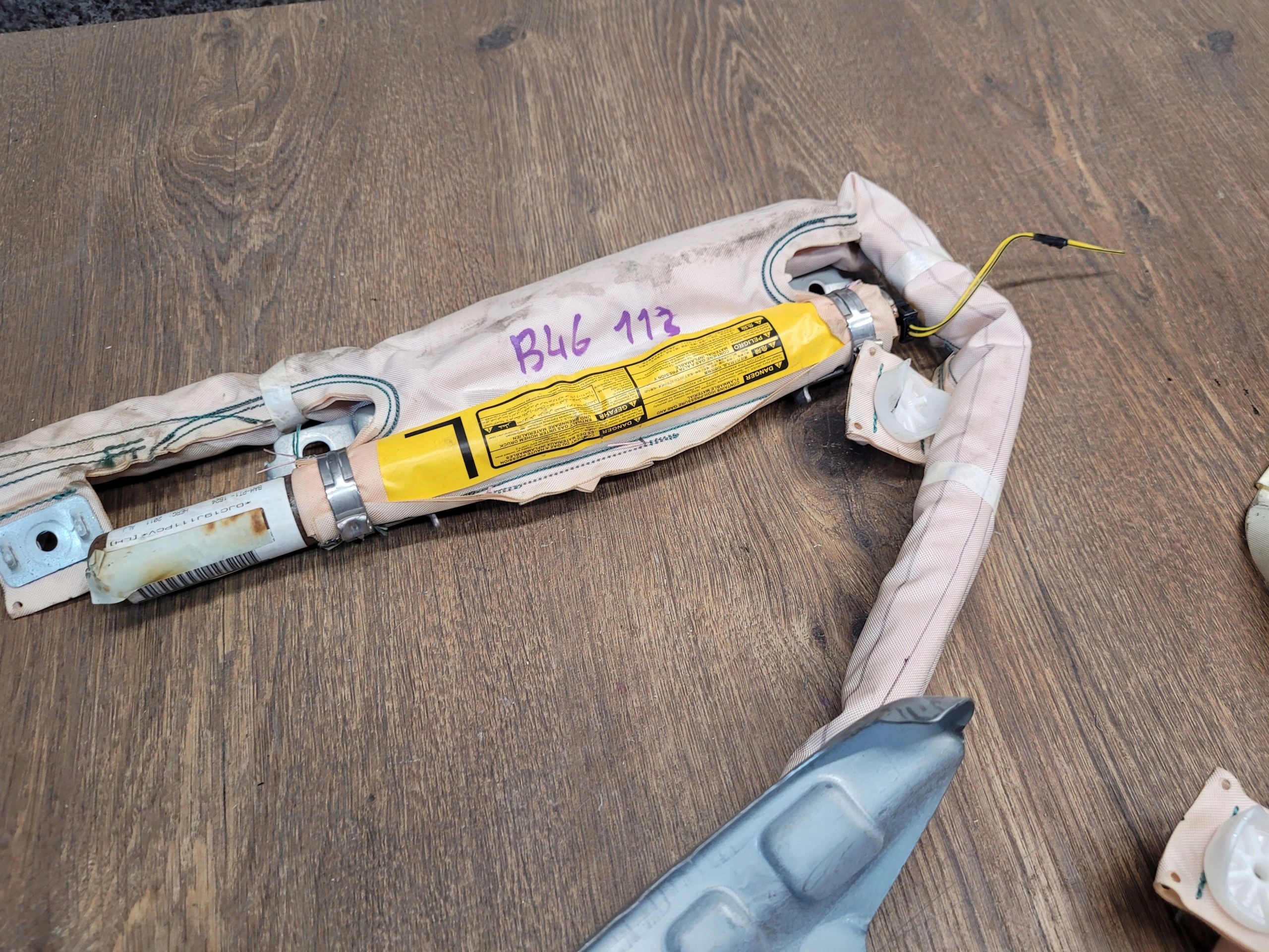 TOYOTA PRIUS III 3 LAVY STROPNY AIRBAG