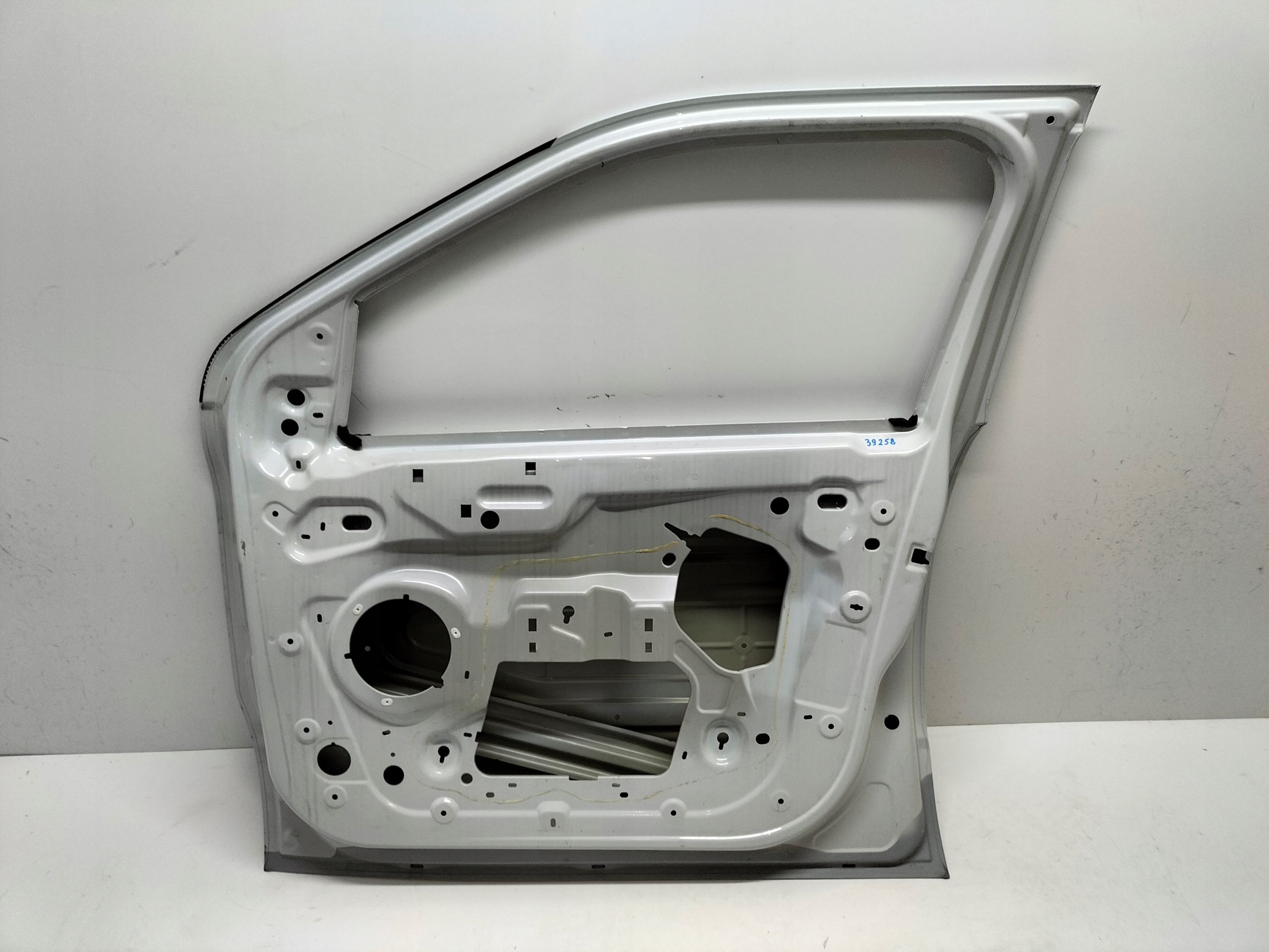 PRAVE PREDNE DVERE CITROEN C4 CACTUS 14-18