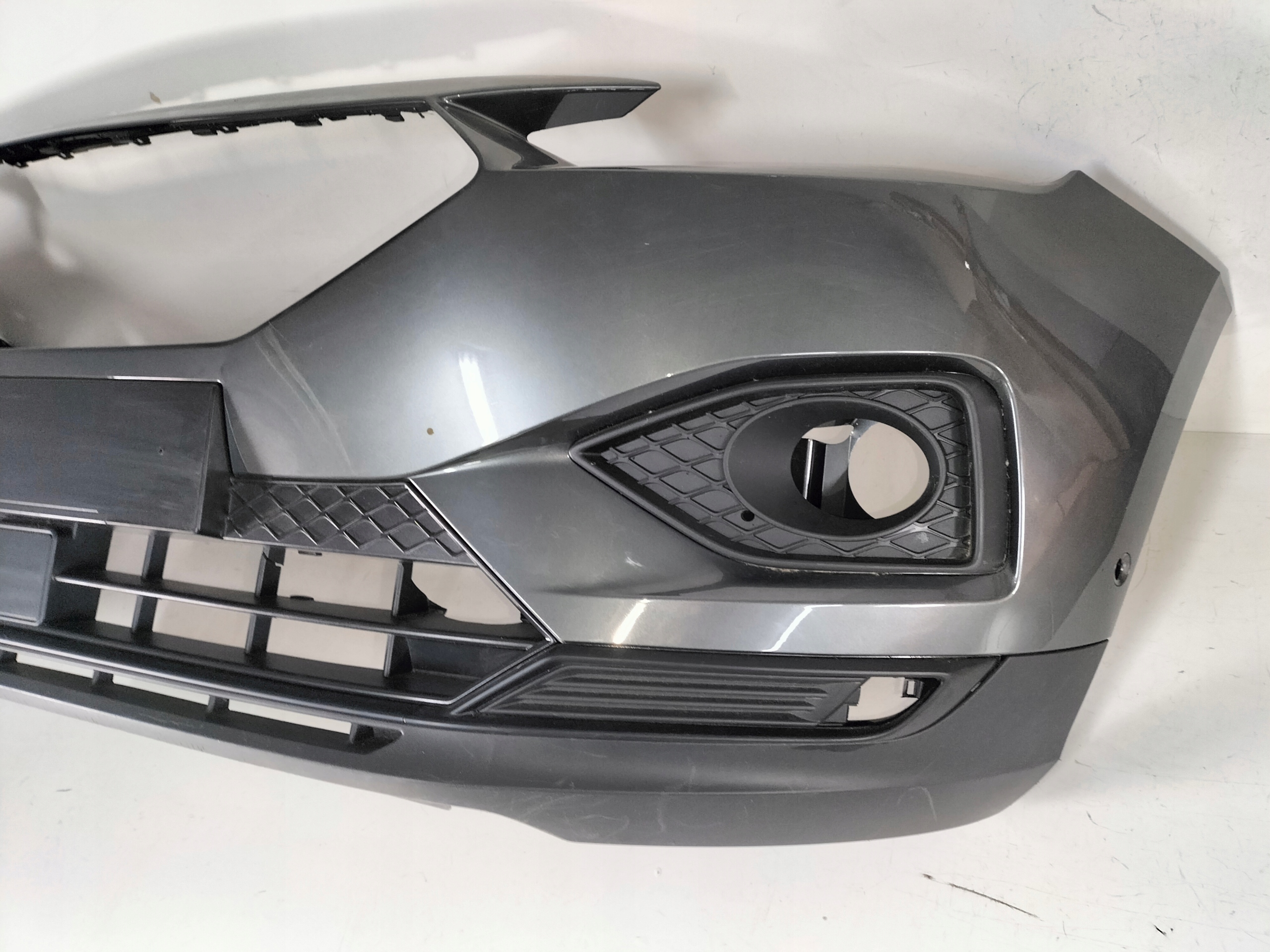 PREDNÝ NÁRAZNÍK SEAT TARRACO 18-