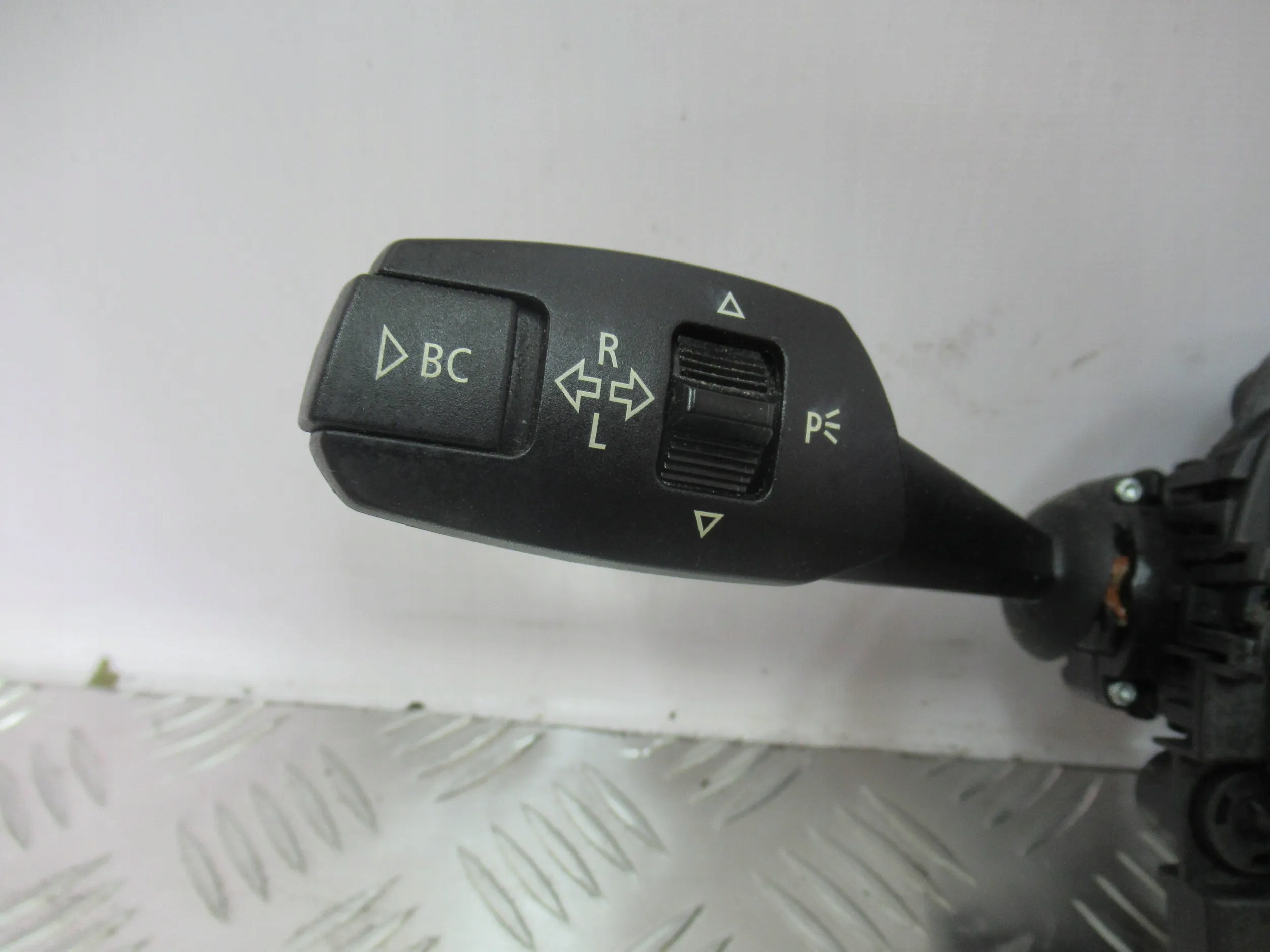 PÁČKY POD VOLANT PÁČKY POD VOLANT BMW X1 E84