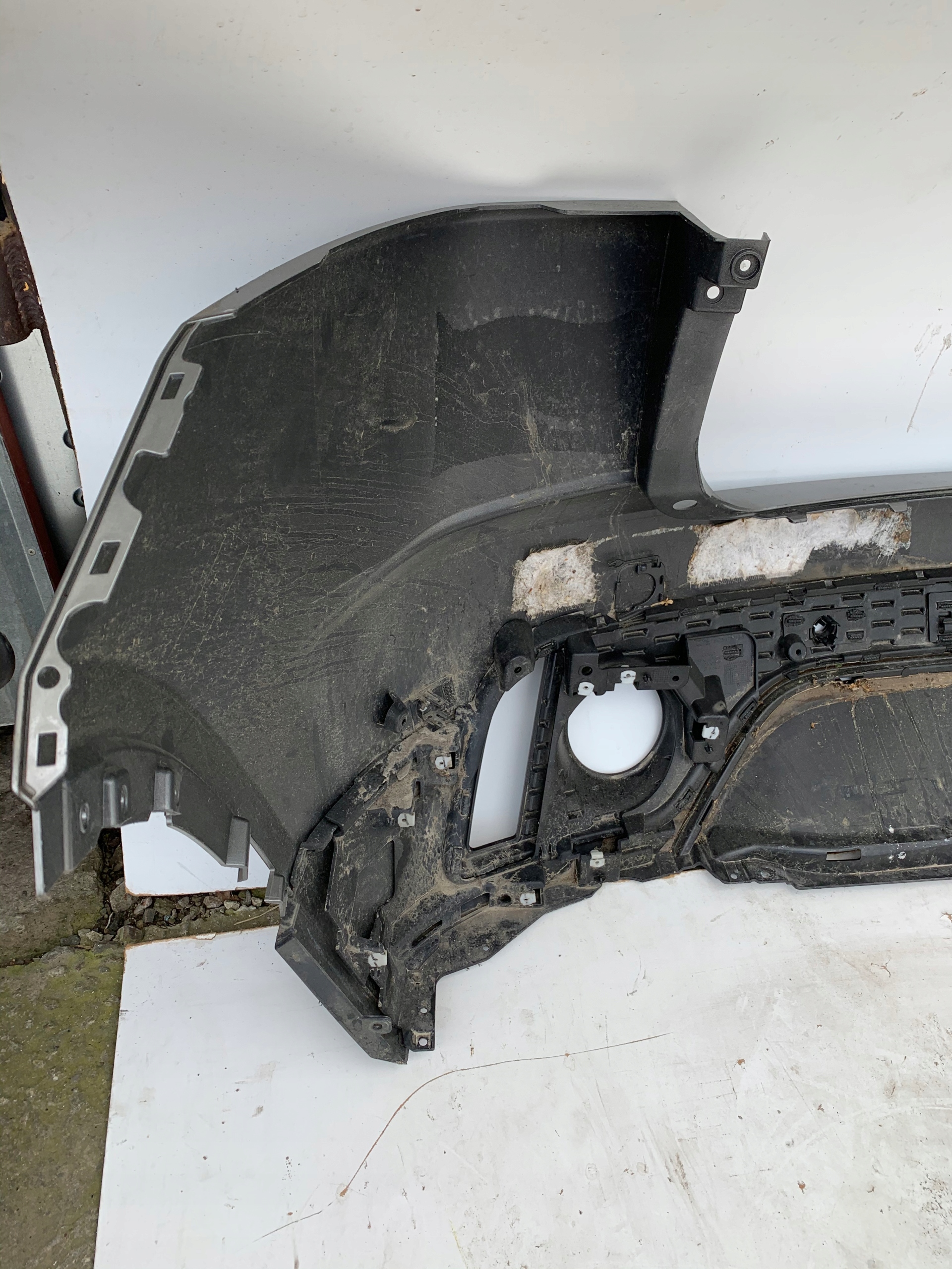 ZADNÝ NÁRAZNÍK JAGUAR E-PACE PDC
