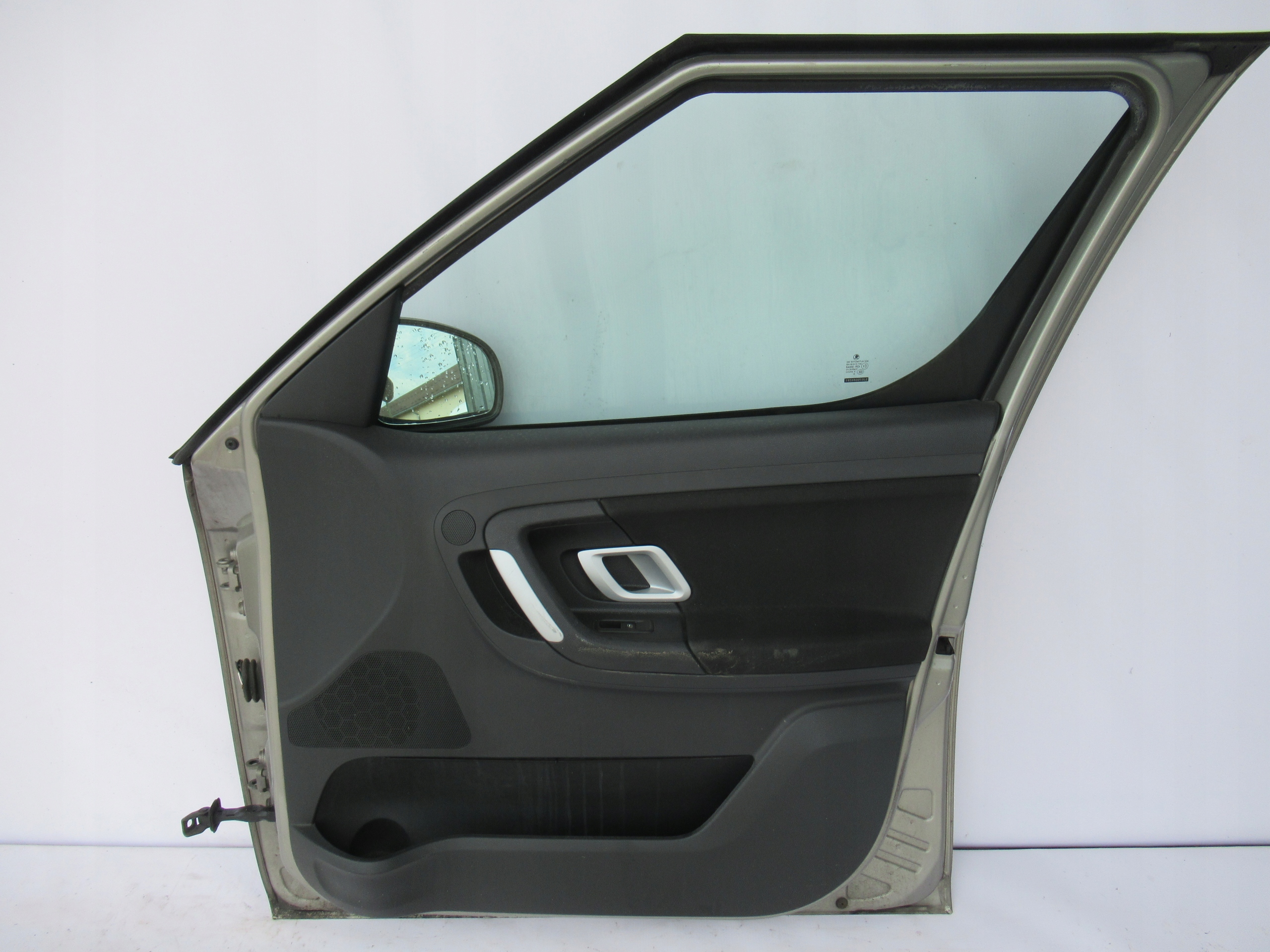PRAVÉ PREDNÉ DVERE SKODA ROOMSTER