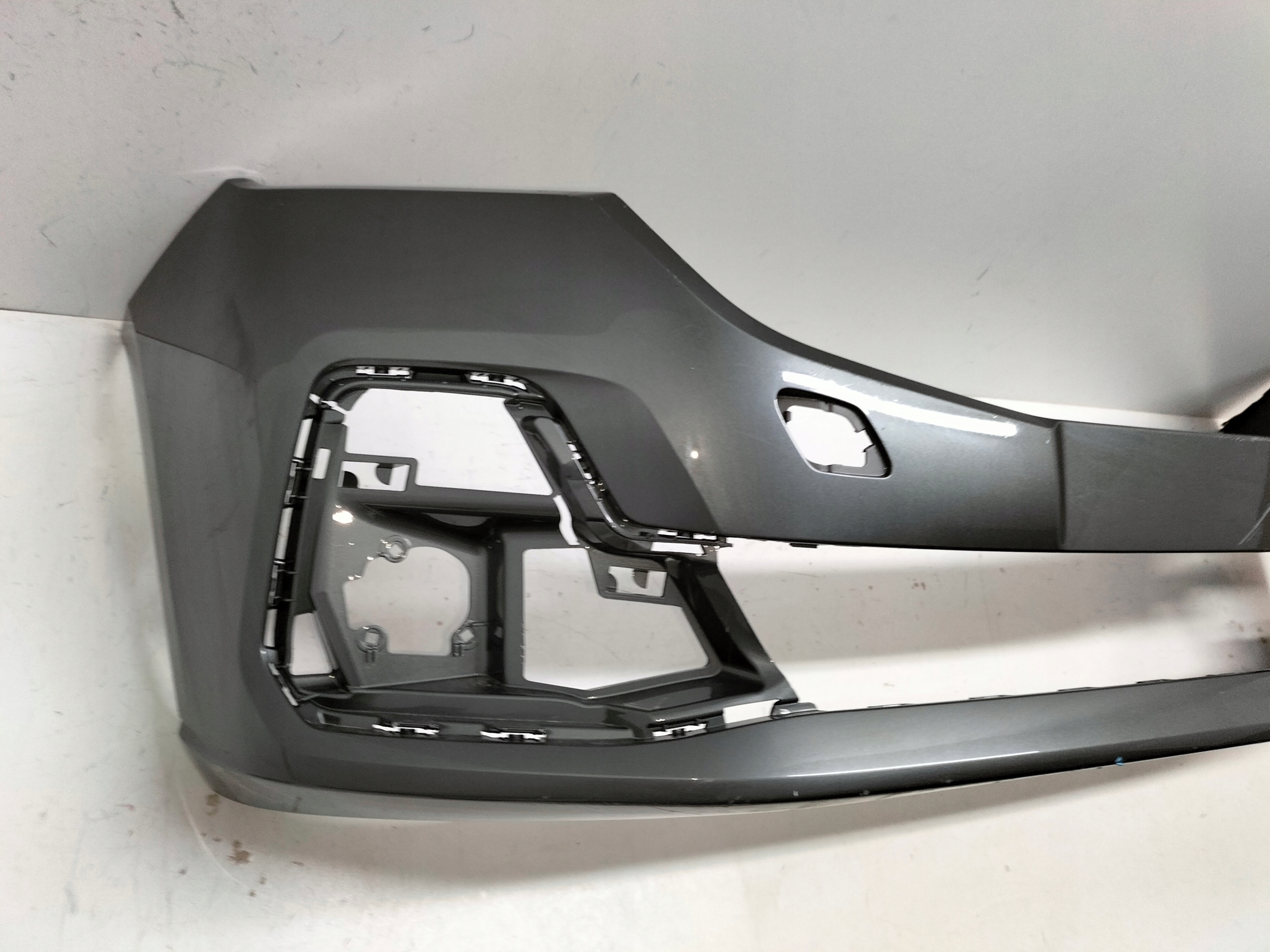 PREDNÝ NÁRAZNÍK FORD TRANSIT CONNECT III MK3 22-