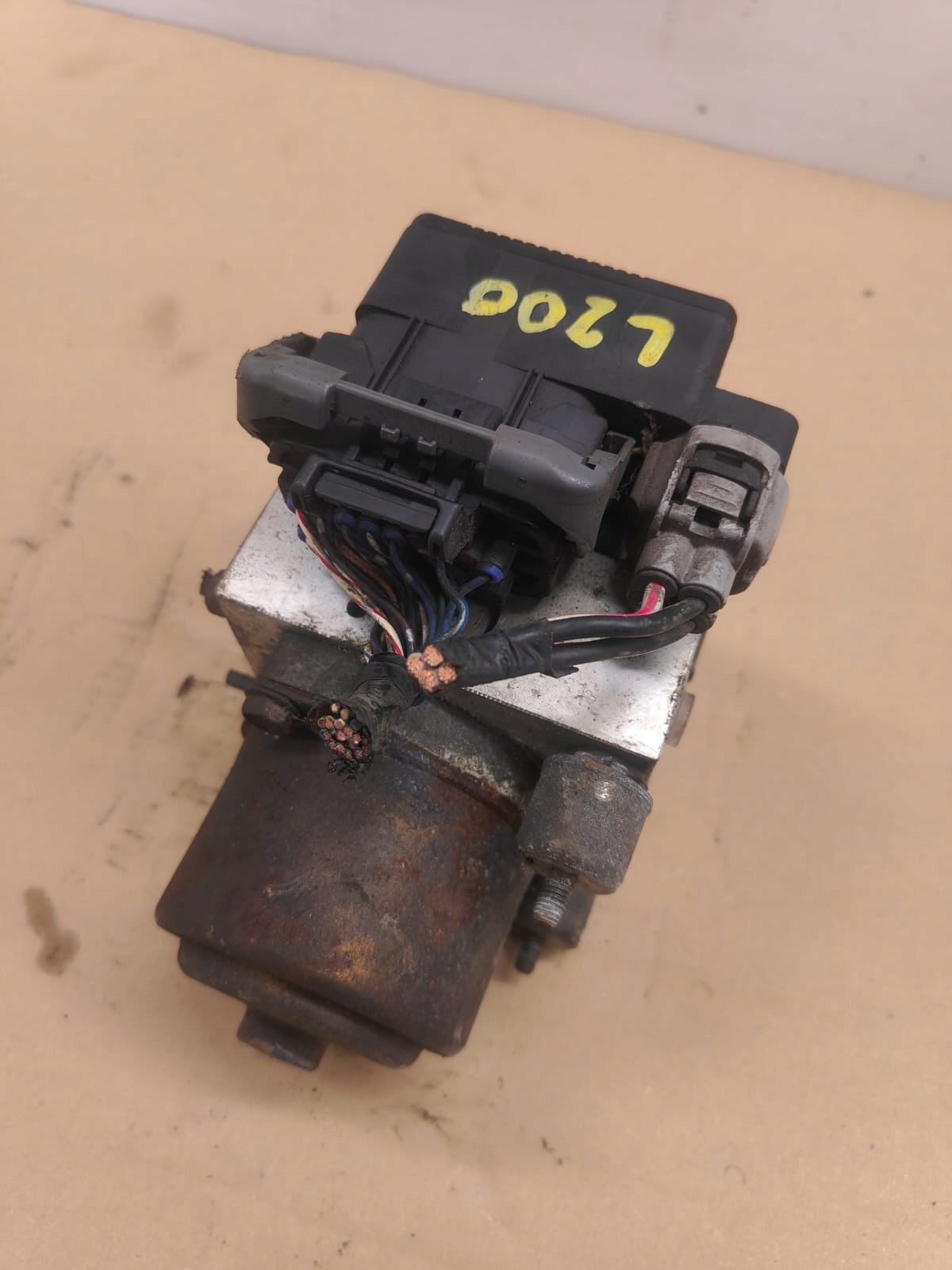 Mitsubishi L200 MR449642 POMPPA HAMULCOWA ABS