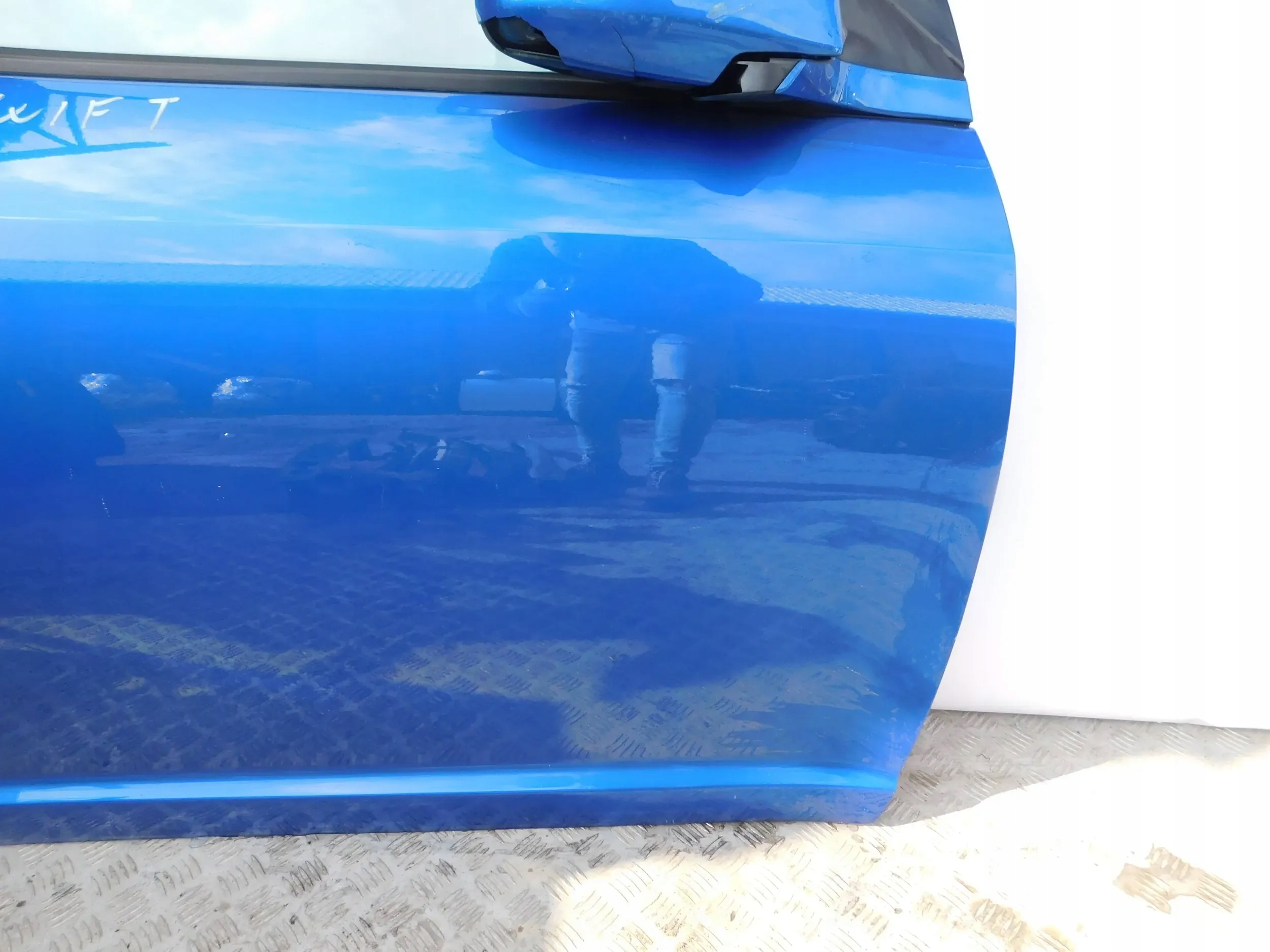 PRAVE PREDNE DVERE SUZUKI SWIFT MK6