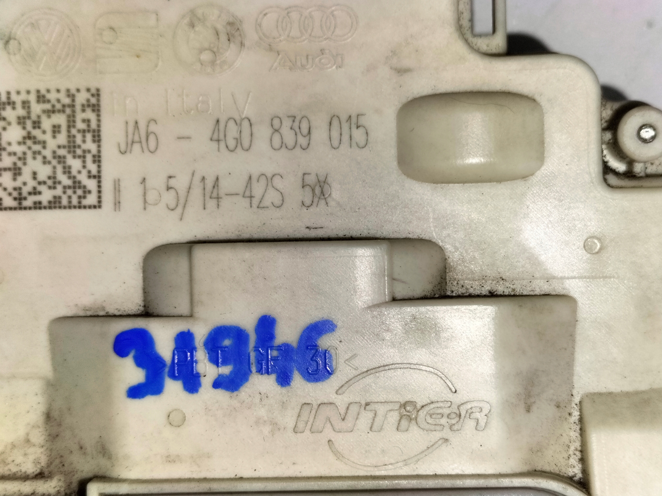 ZÁMOK ĽAVÝCH ZADNÝCH DVERÍ AUDI A3 8V 12- A6 C7