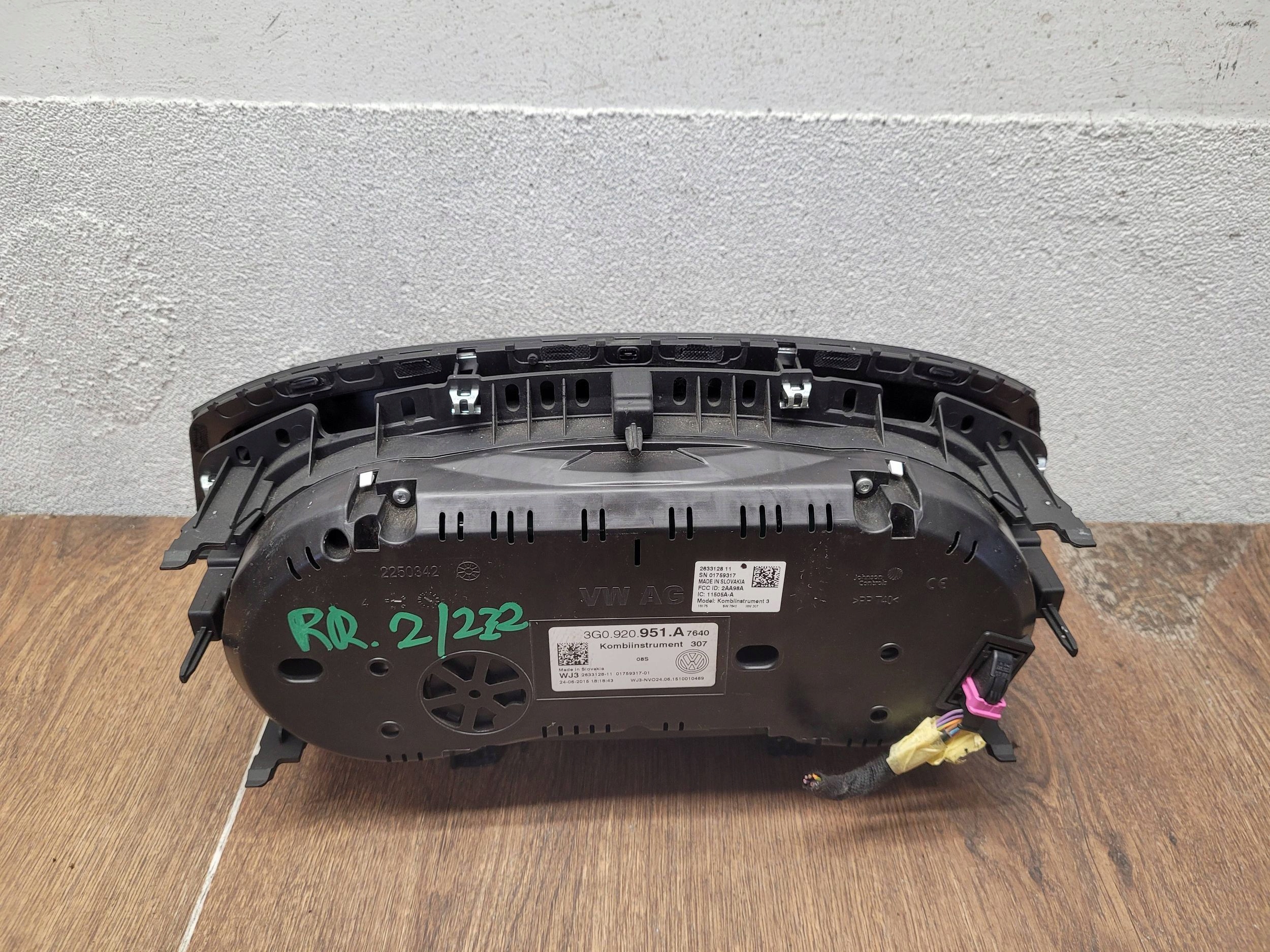 VW PASSAT B8 2.0 TDI 3G0920951A TACHOMETER BUDIKY GB VERZIA