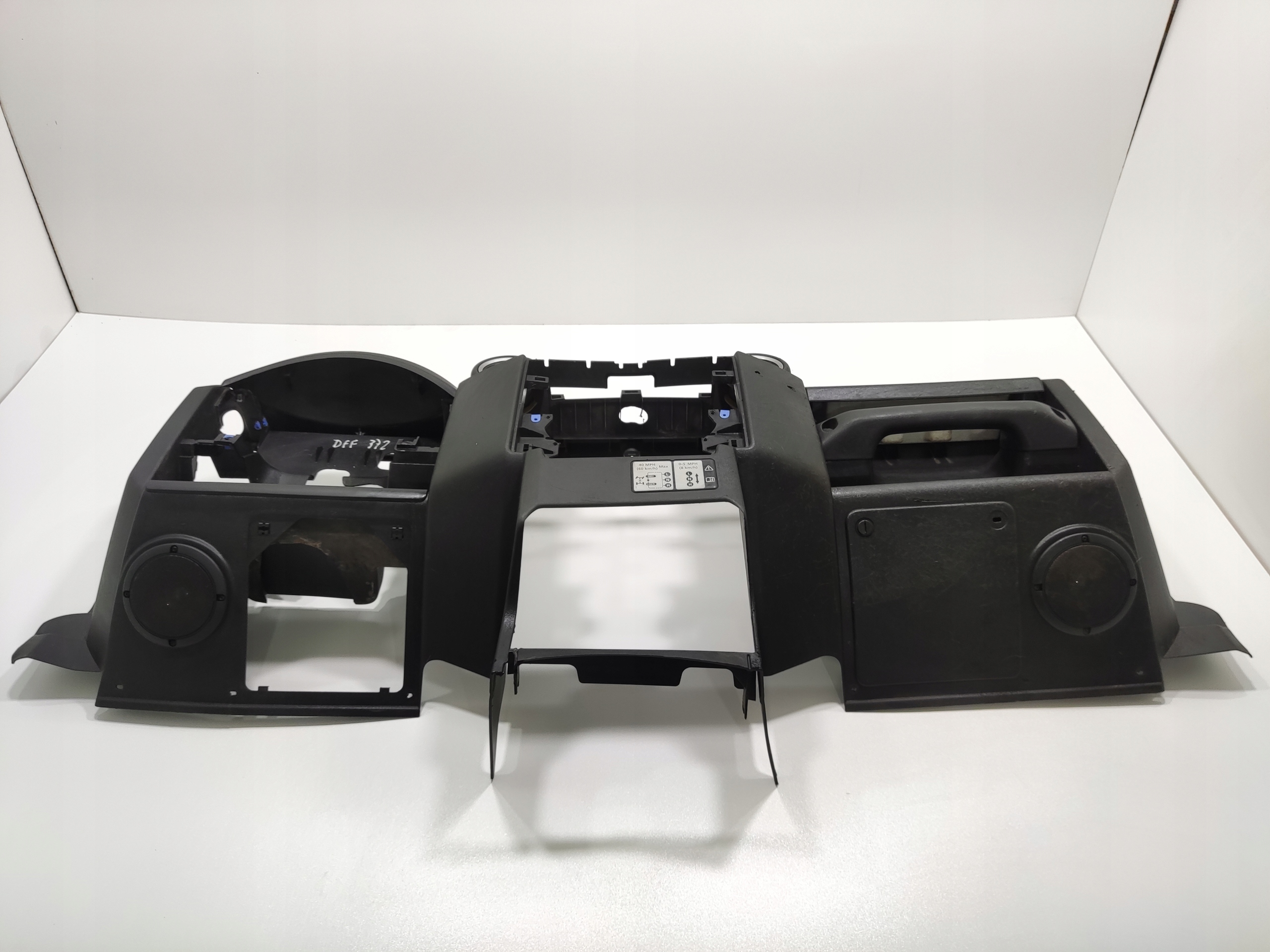 PRISTROJOVA DOSKA LAND ROVER DEFENDER 2007-2014 EUROPA