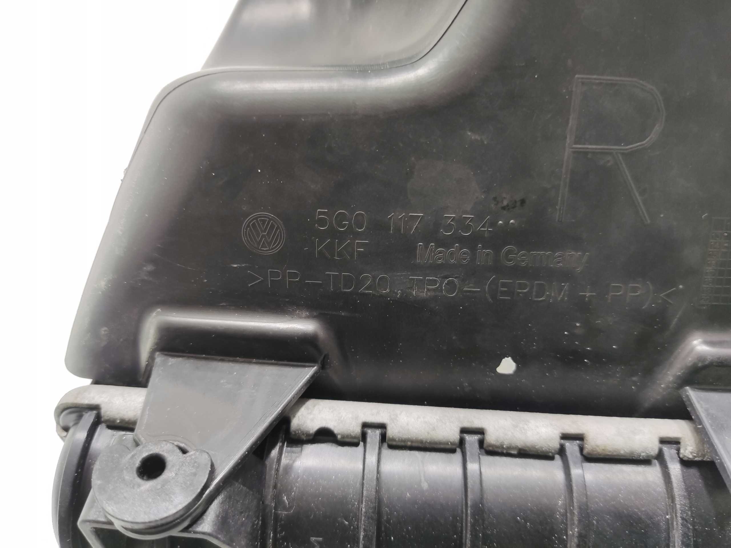PRÍDAVNÝ VODNÝ CHLADIČ PRAVA VOLKSWAGEN GOLF VII R 2.0 TSI 5Q0121251HA