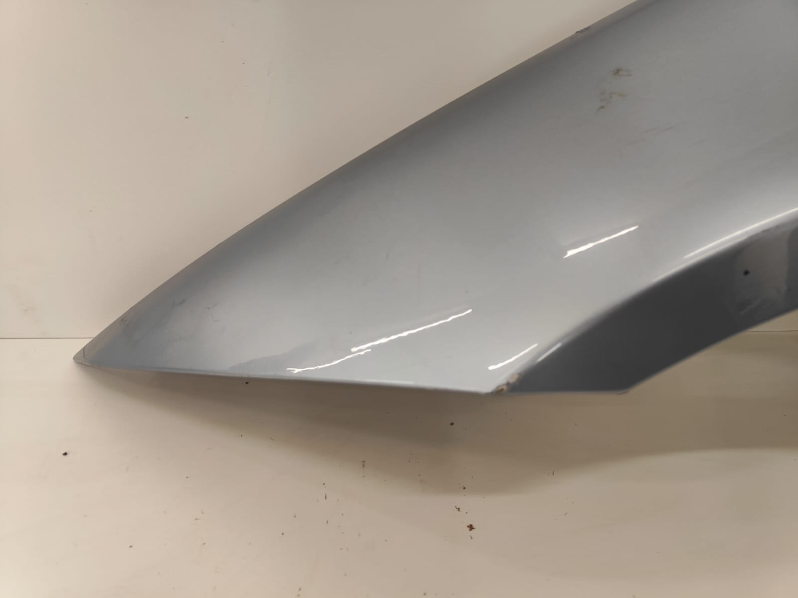 BMW 3 seria 05-12 ĽAVÝ PREDNÝ BLATNÍK