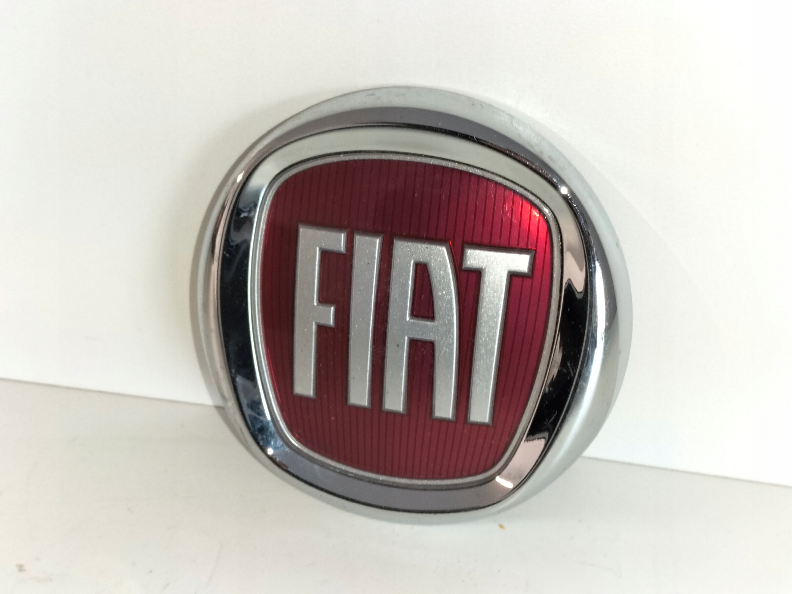 PREDNÝ ZNAK EMBLEM LOGO FIAT 500 07- BRAVO II 07- TIPO 07- CROMA 05-