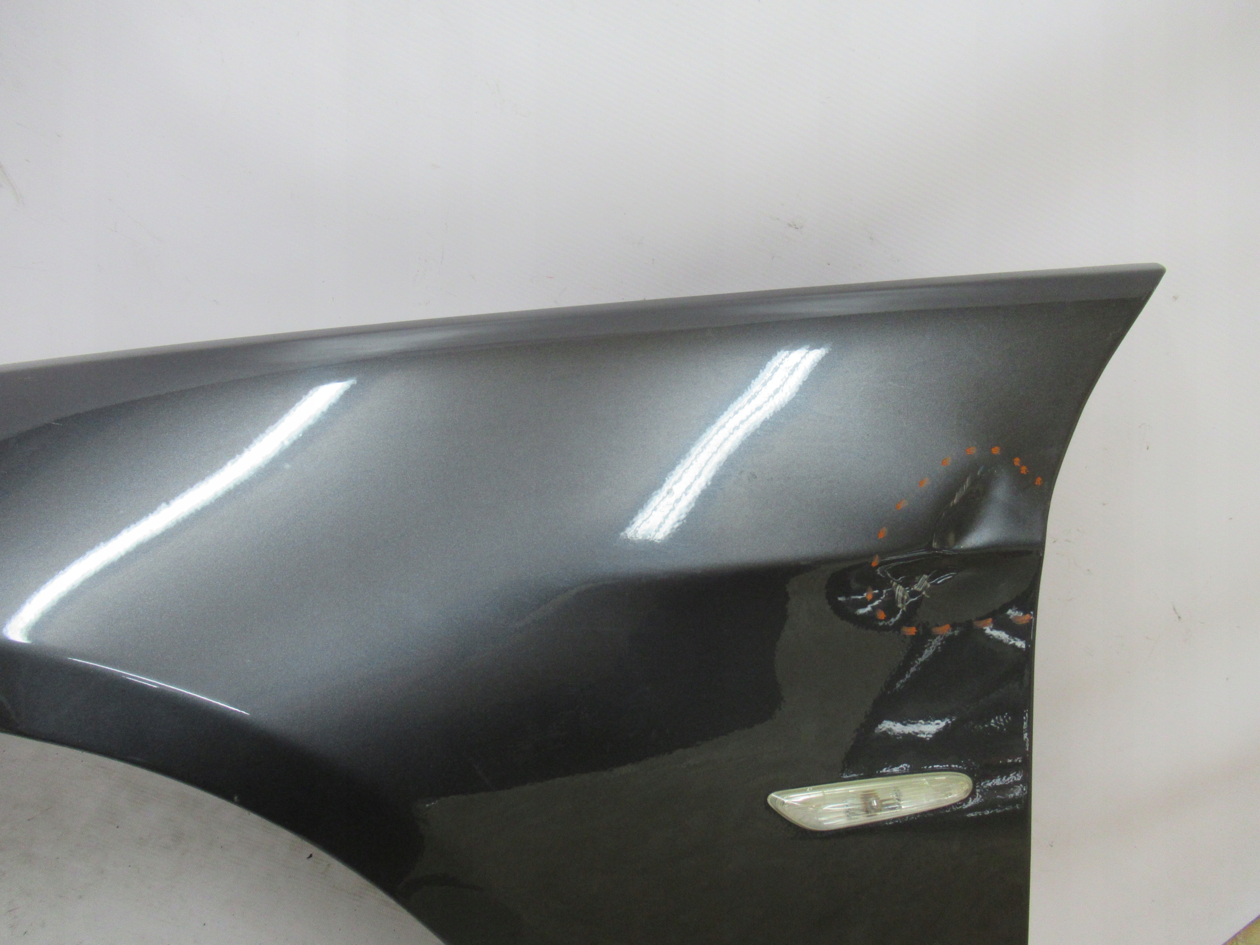 ĽAVÝ PREDNÝ BLATNÍK BMW 3 E90 E91