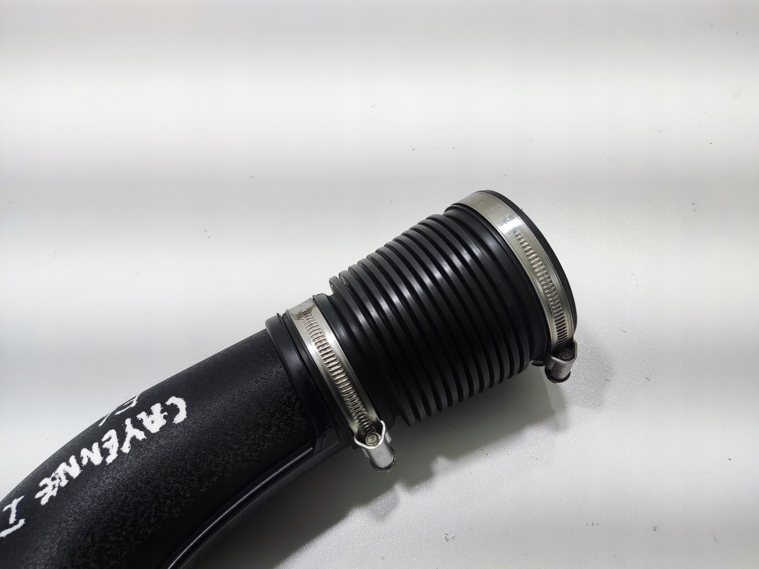 HADICA NASAVANIE VZDUCHU PORSCHE CAYENNE I 4.8 V8 2007-2009 LIFT 7L5129760A