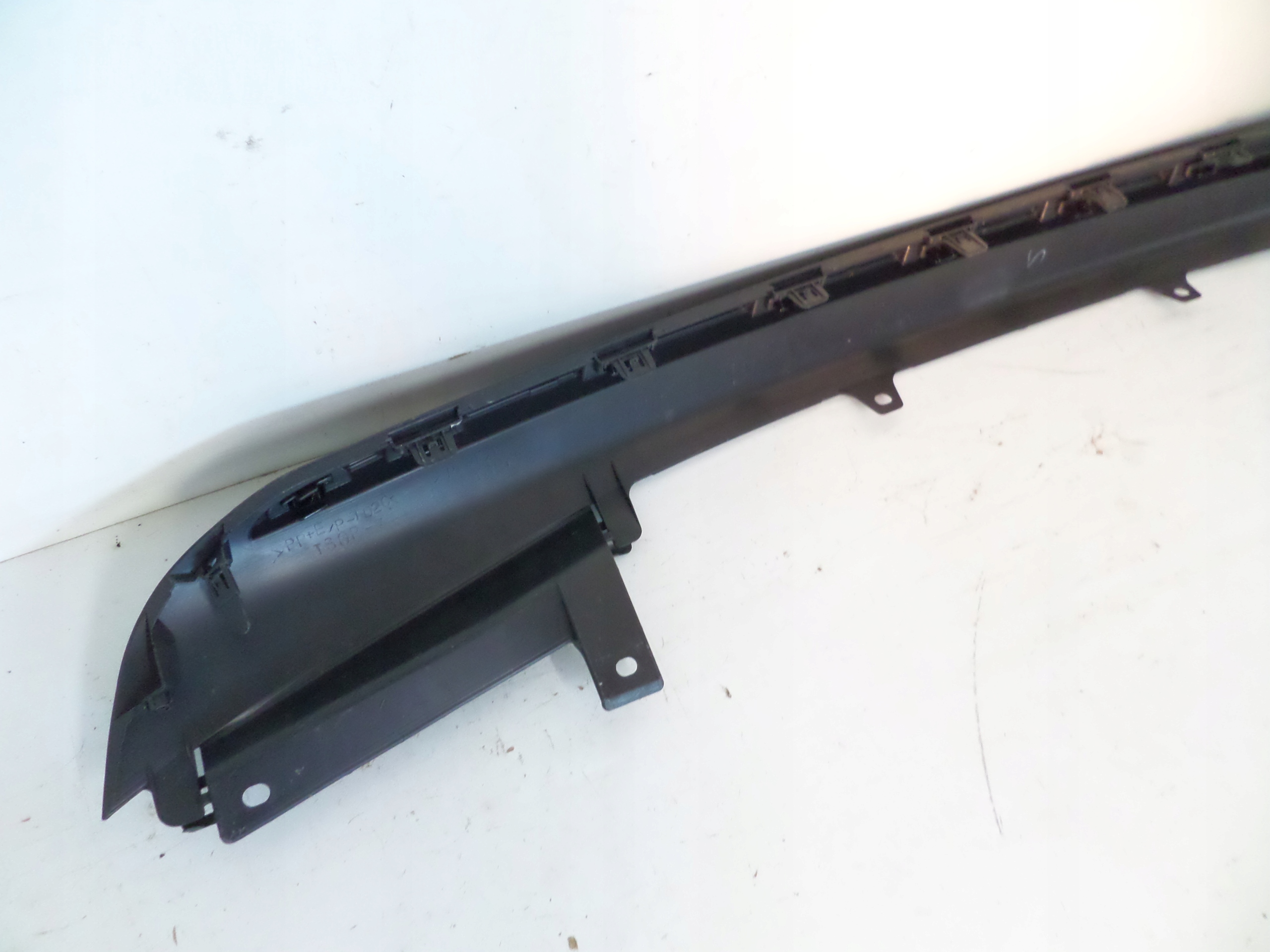 ZADNY SPOJLER TOYOTA AURIS II LIFT 15- HB