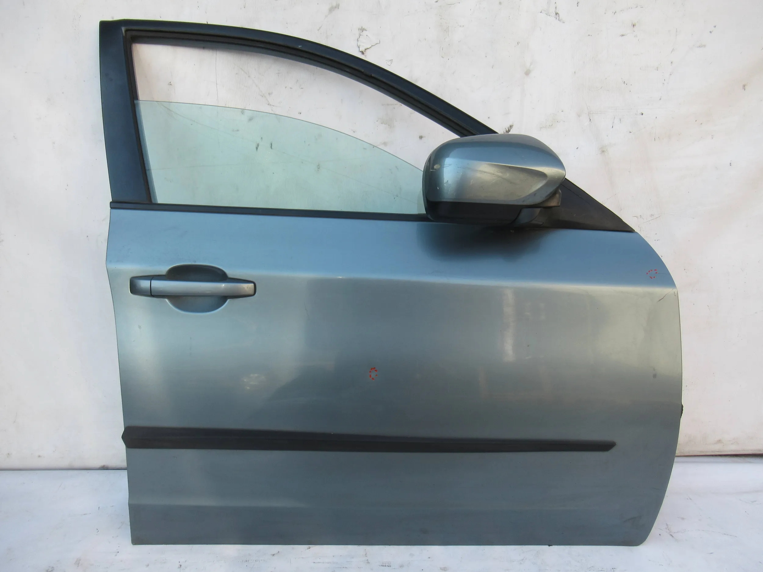 PRAVE PREDNE DVERE SUBARU IMPREZA III