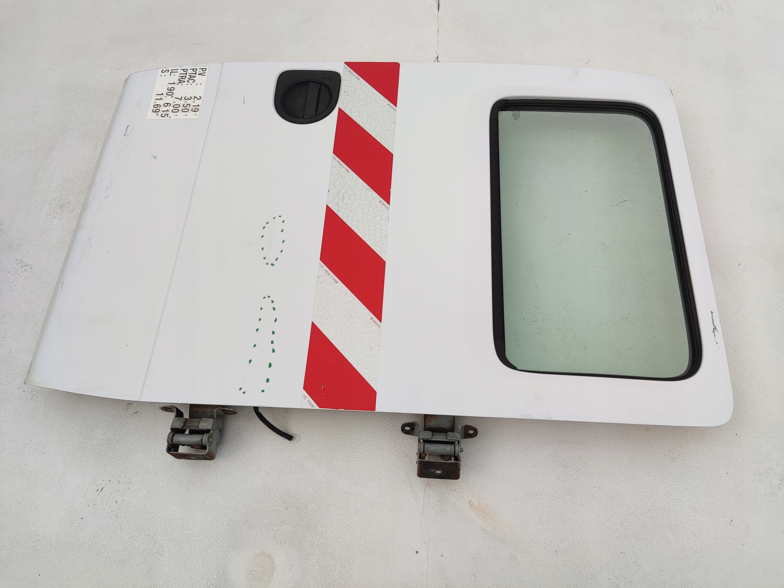 PRAVE ZADNE DVERE DOKA DVOJ KABÍNA RENAULT MAXITY NISSAN CABSTAR