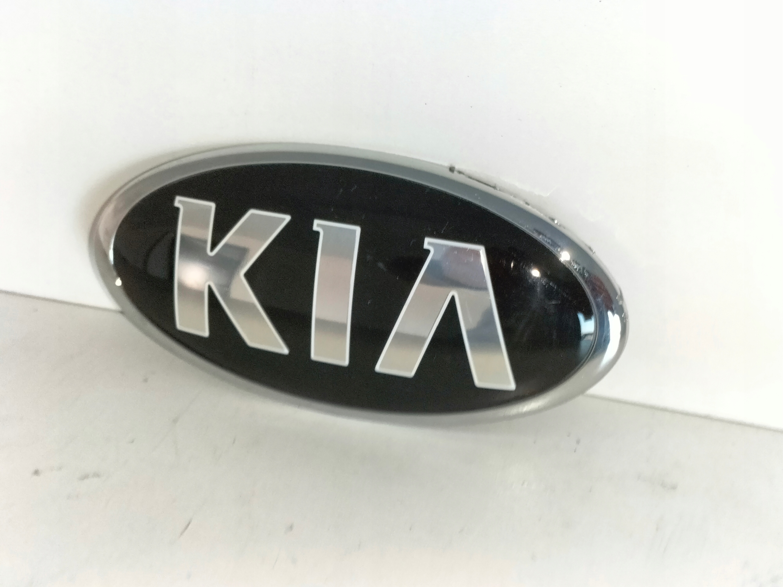 ZNAK EMBLEM ZADNEJ KAPOTY KIA CEED III 18- KOMBI STONIC 17-