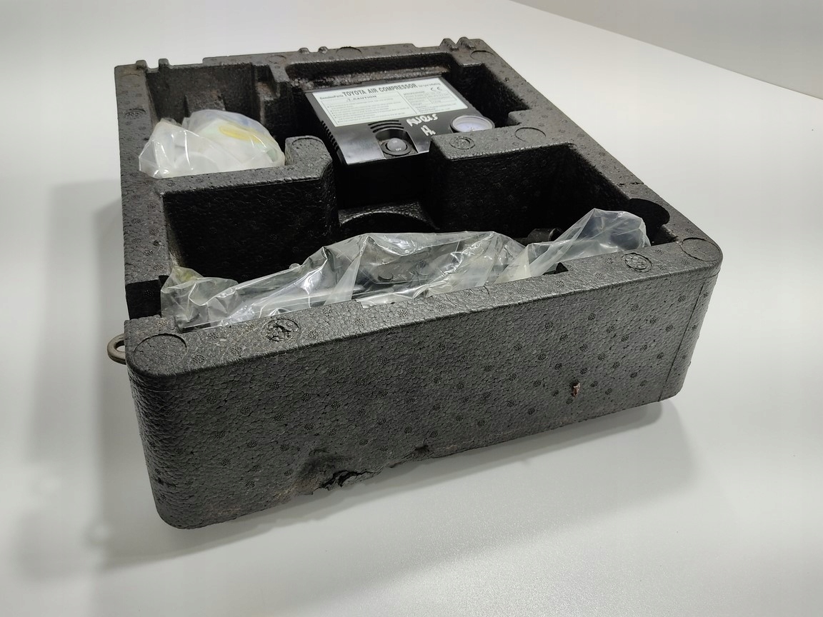 VLOZKA NAHRADNEHO KOLESA POLYSTYREN AURIS I  E15 64777-02130 2009-2012