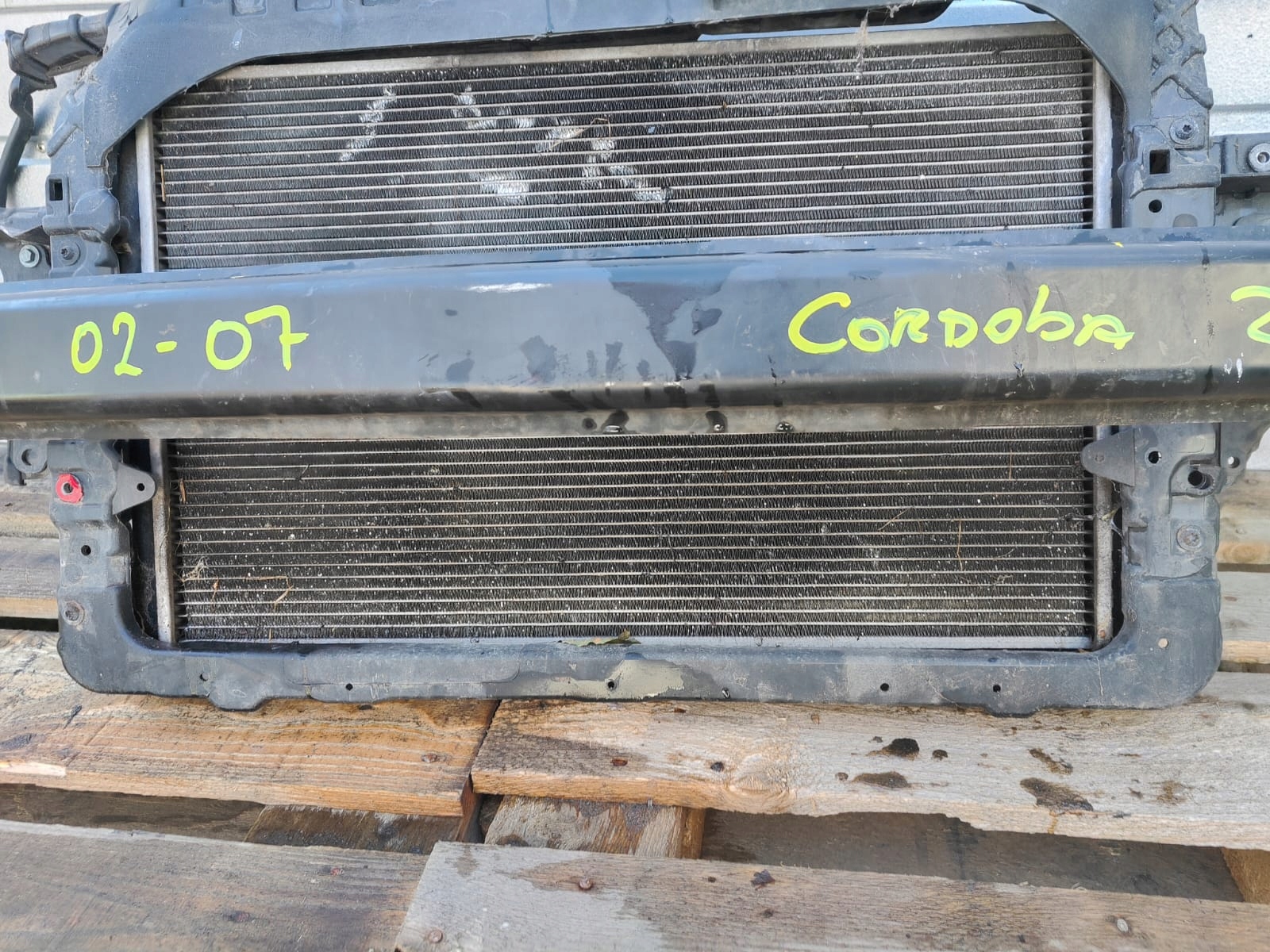 Seat Cordoba 2 02-07 PREDNÉ ČELO KOMPLETNY VÝSTUHA