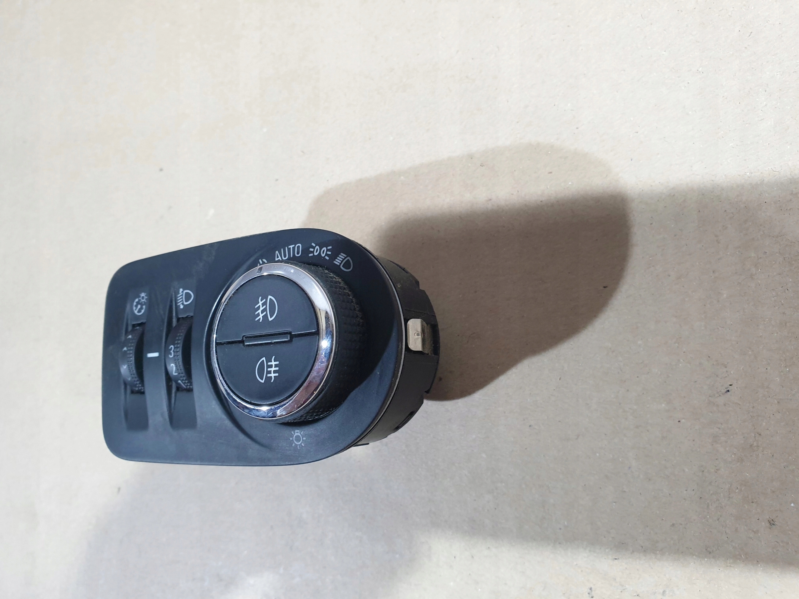 opel corsa e VYPÍNAČ SVETIEL 13470454