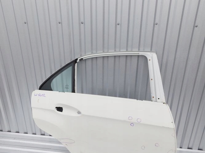 MERCEDES W212 E-KLASA SEDAN 09- PRAVE ZADNE DVERE