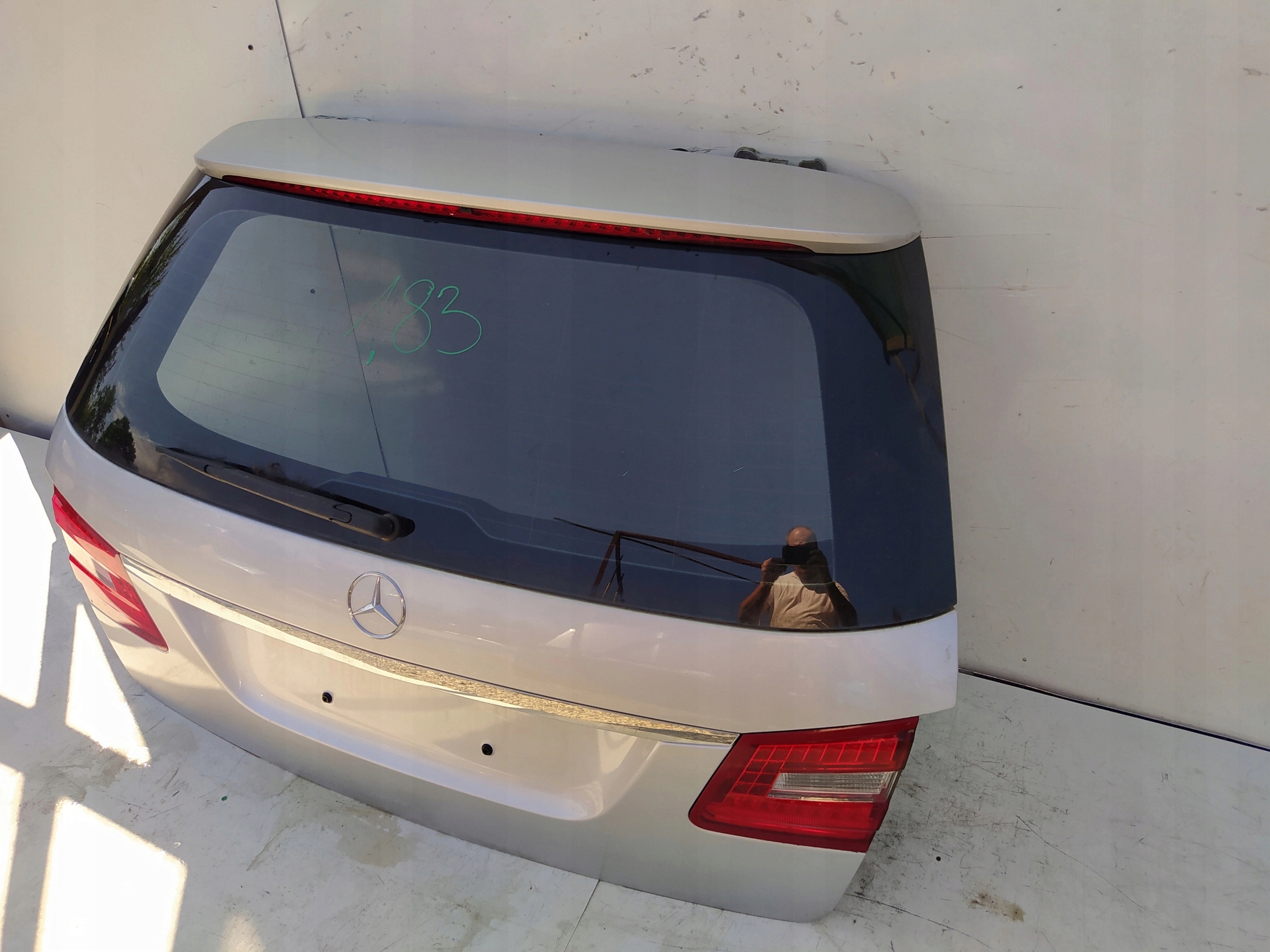 MERCEDES E W212 KOMBI ZADNÁ KAPOTA